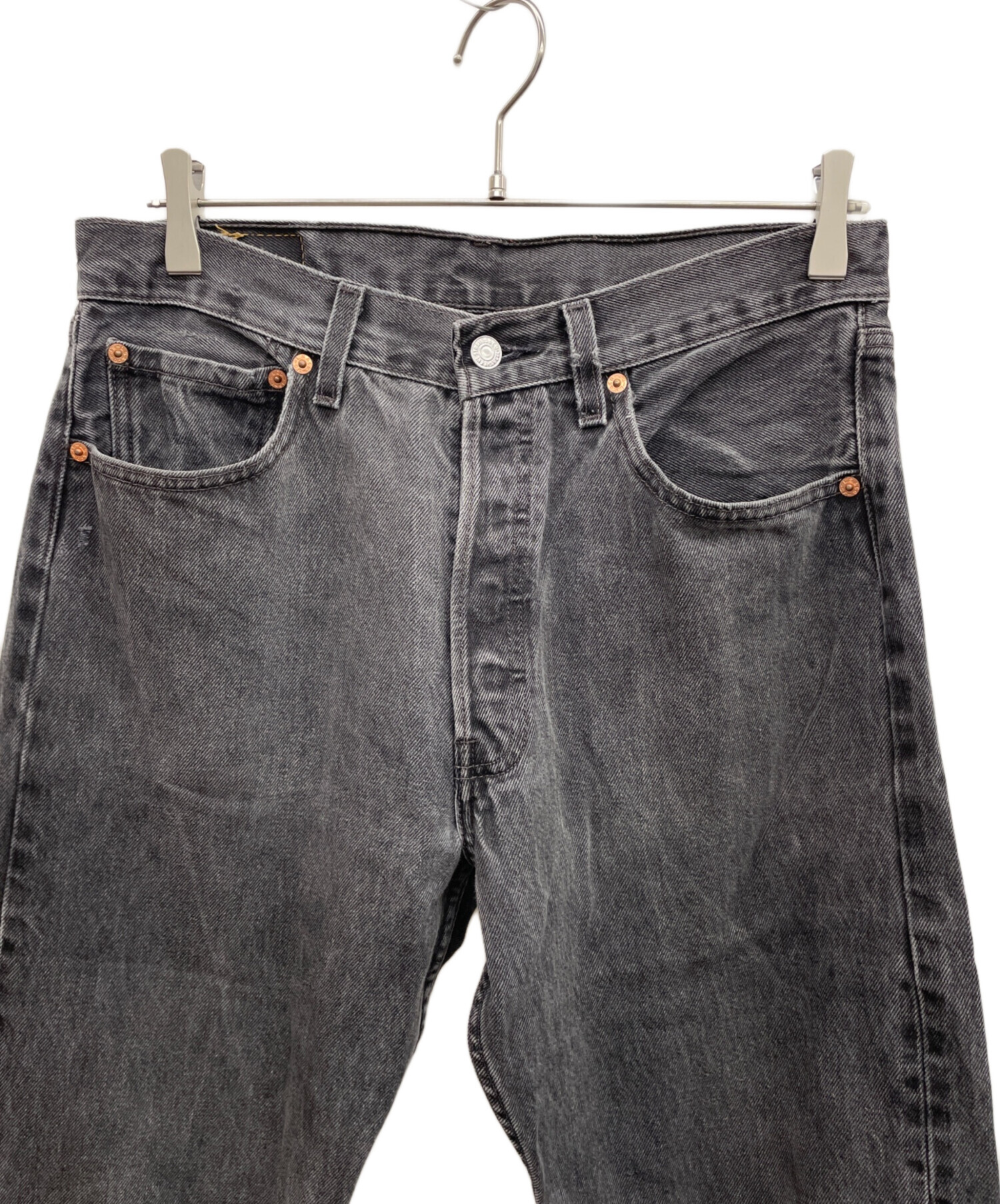 中古・古着通販】LEVI'S (リーバイス) デニムパンツ グレー サイズ:W32