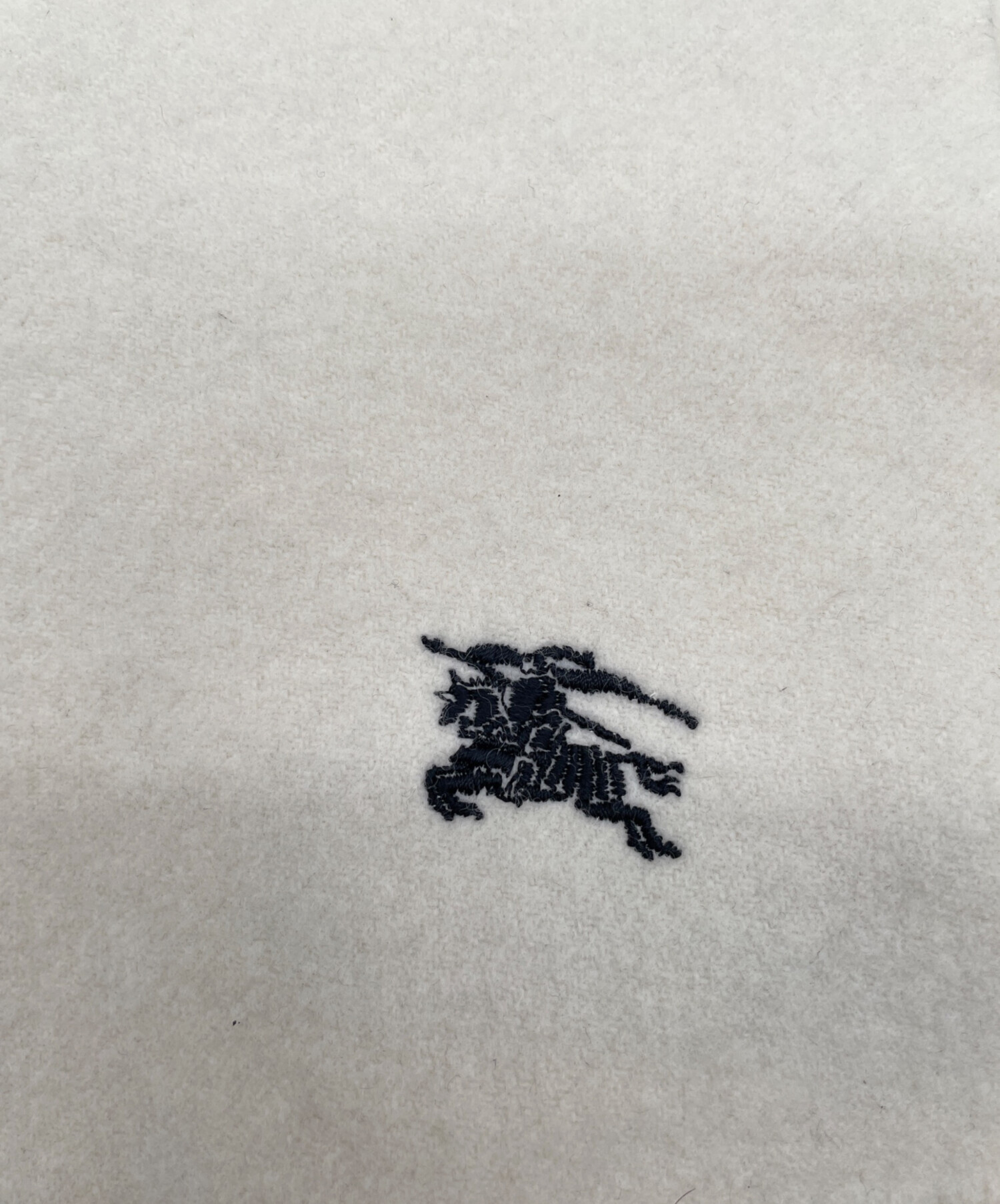 バーバリー　マフラー　ホワイト 中古・古着通販】BURBERRY (バーバリー) マフラー ホワイト｜ブランド