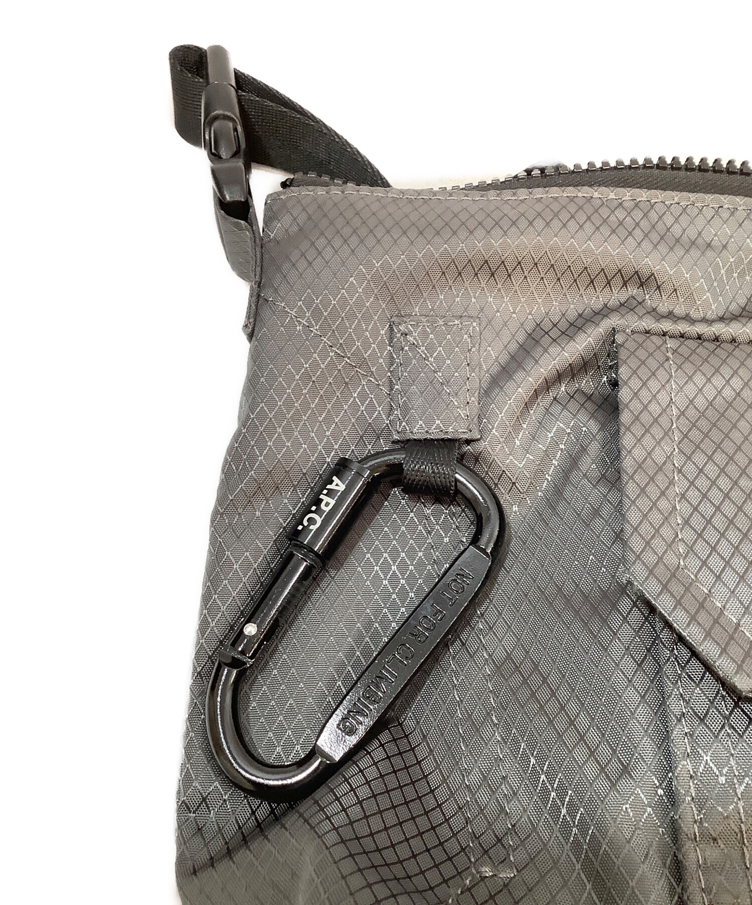 A.P.C. アーペーセー ショルダーバッグ  グレー 【古着】【中古】【送料無料】 中古・古着通販】A.P.C. (アーペーセー) ショルダーバッグ グレー