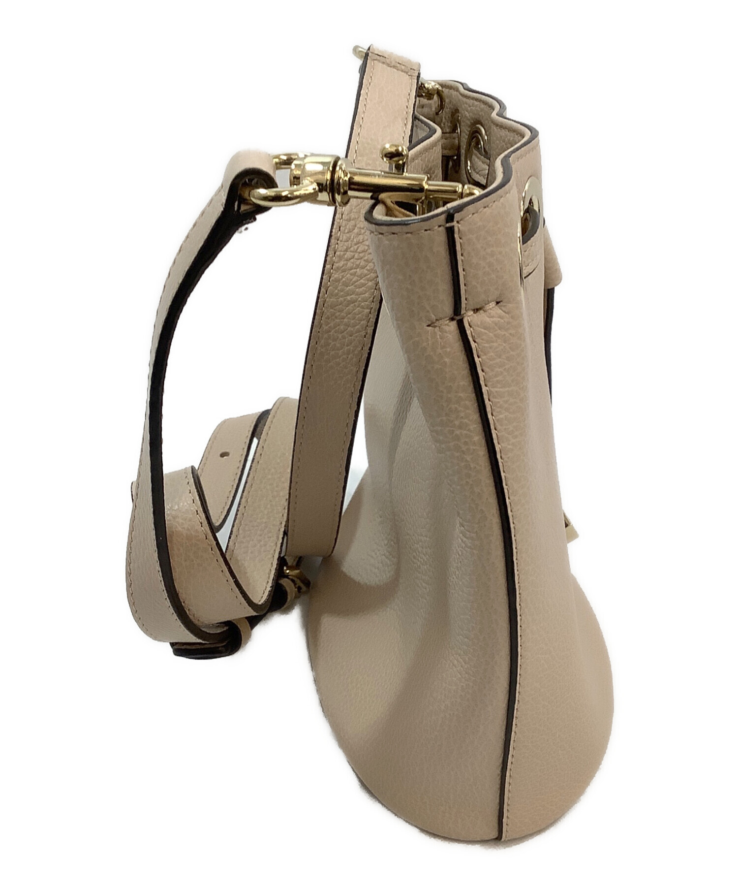 【美品】FURLA ショルダーバッグ　巾着　アイボリーベージュ 中古・古着通販】FURLA (フルラ) 巾着ショルダーバッグ ベージュ