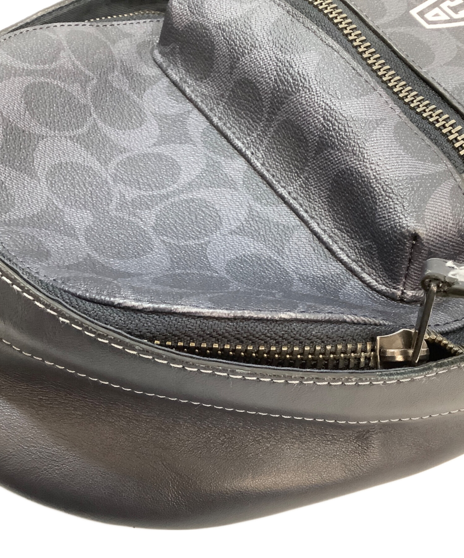 中古・古着通販】COACH (コーチ) ボディバッグ グレー｜ブランド・古着