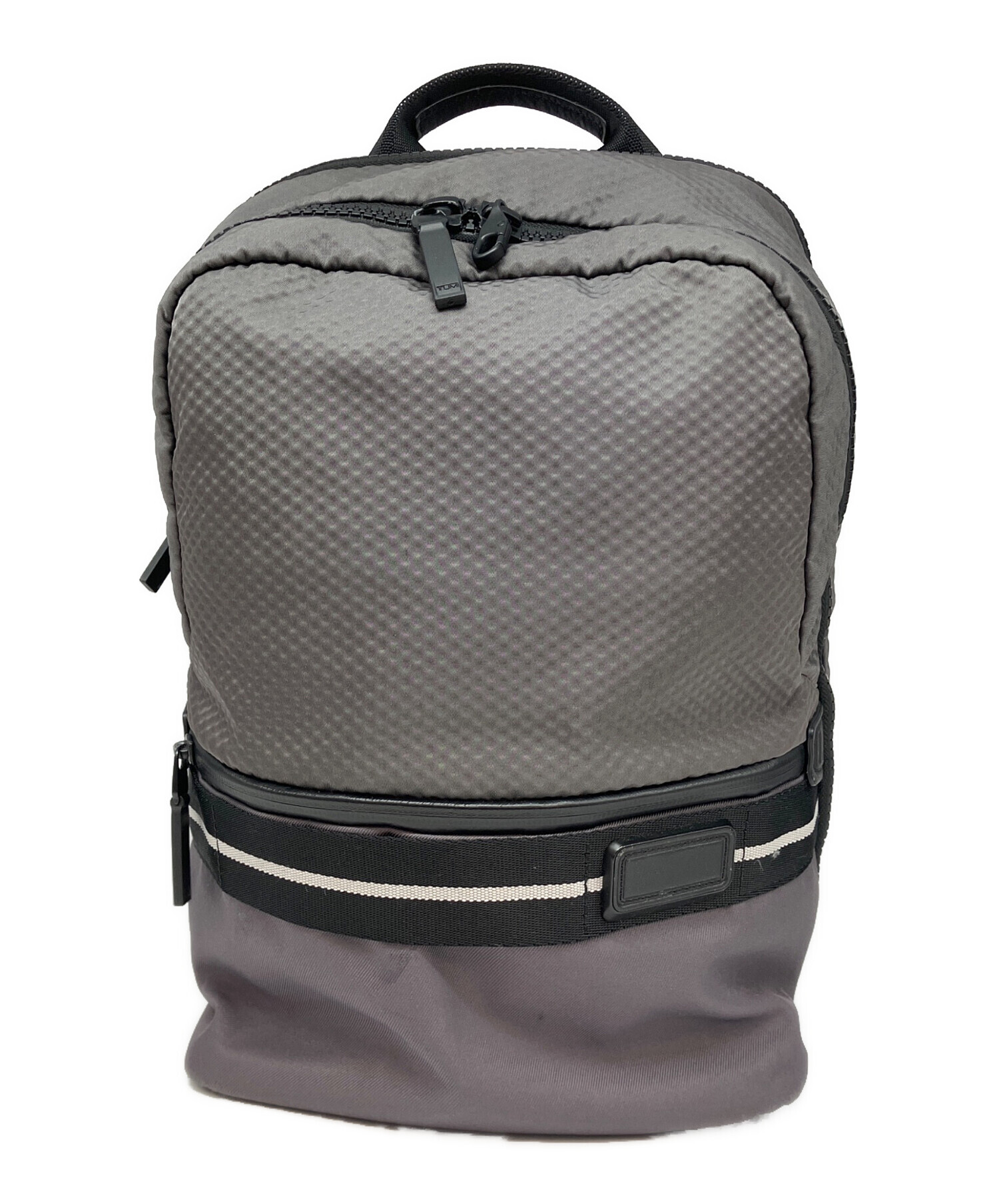 TUMI トゥミ　リュック バックパック グレー　レッド 中古・古着通販】TUMI (トゥミ) リュック グレー｜ブランド・古着通販