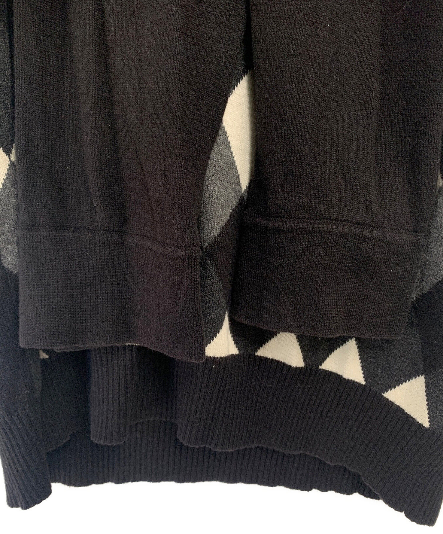 【美品】BURBERRY アーガイル ドライバーズニット 薄手 3 ブラック 美品】BURBERRY アーガイル ドライバーズニット 薄手 3 ブラック 2025