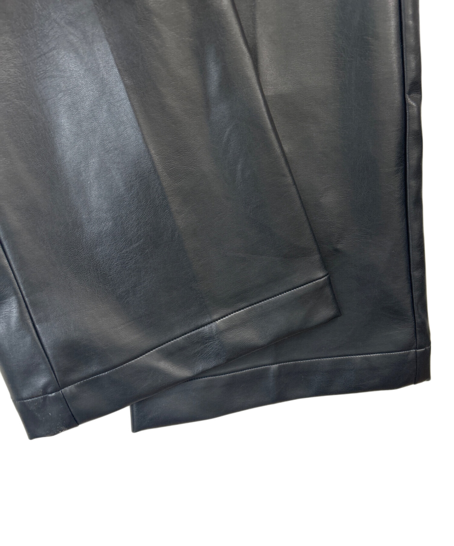 中古・古着通販】soerte (ソエルテ) フェイクレザーパンツ ブラック