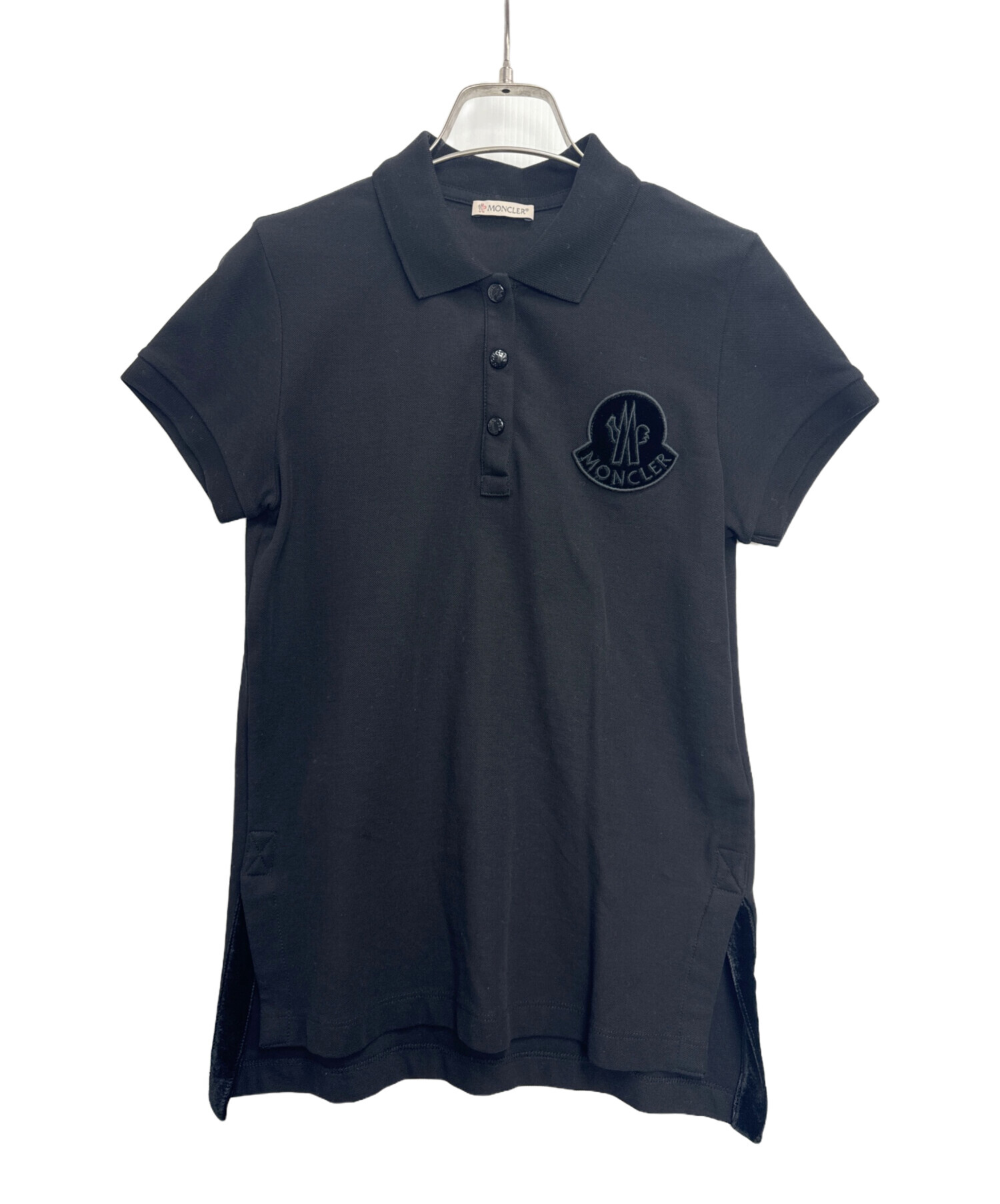 美品 XLサイズ モンクレール ロゴワッペン ポロシャツ ブラック MONCLER（モンクレール） ポロシャツ POLO MANICA C 8A70300 84556