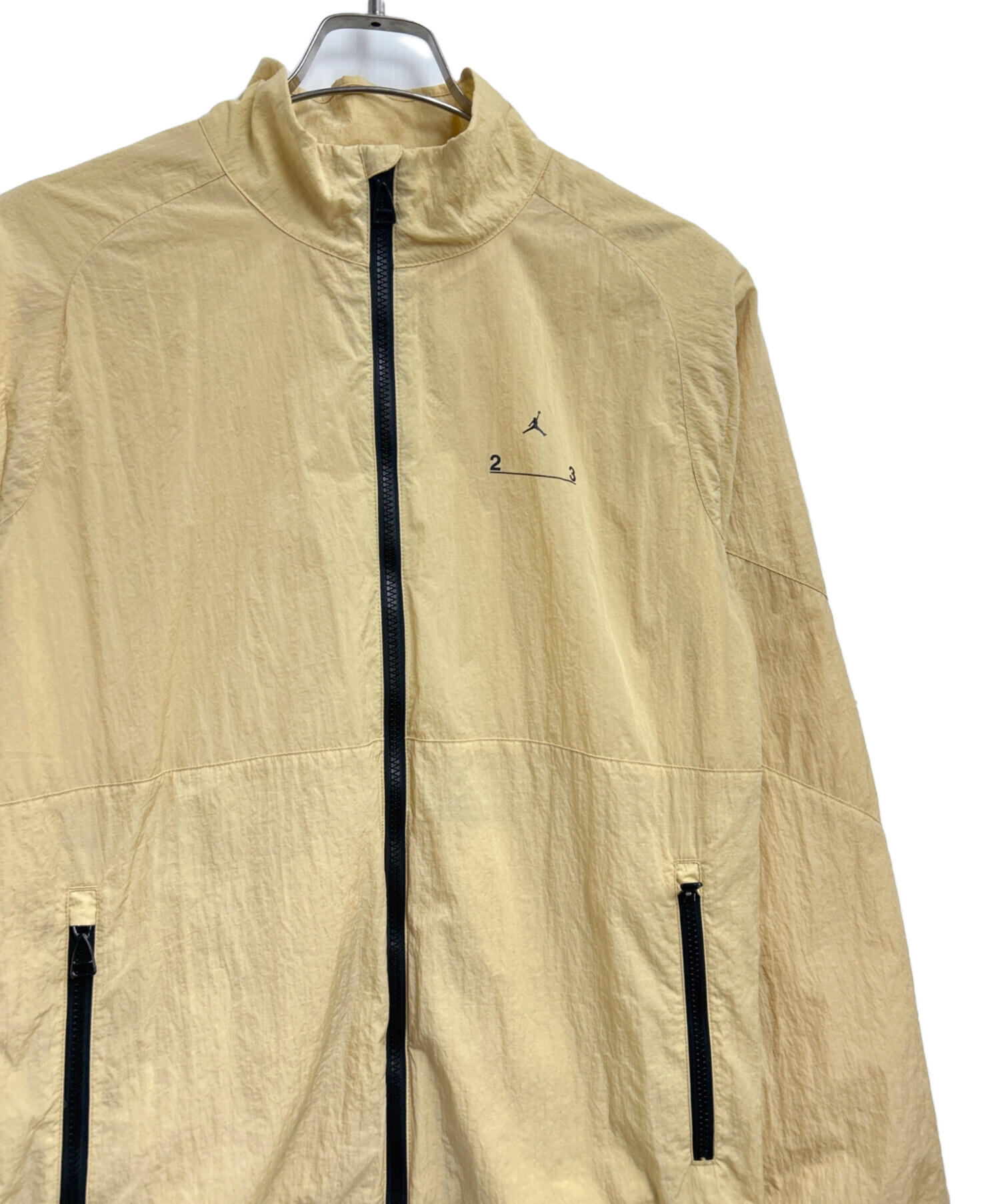 中古・古着通販】NIKE (ナイキ) ナイロンジャケット ベージュ サイズ:M 中古・古着通販】NIKE (ナイキ) ナイロンジャケット ベージュ サイズ:M