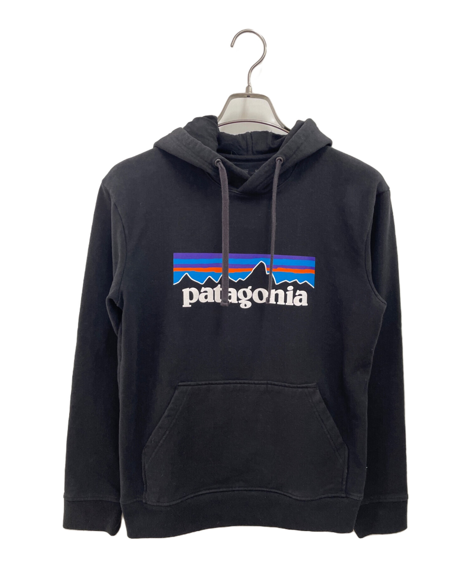 中古・古着通販】Patagonia (パタゴニア) ロゴパーカー ブラック