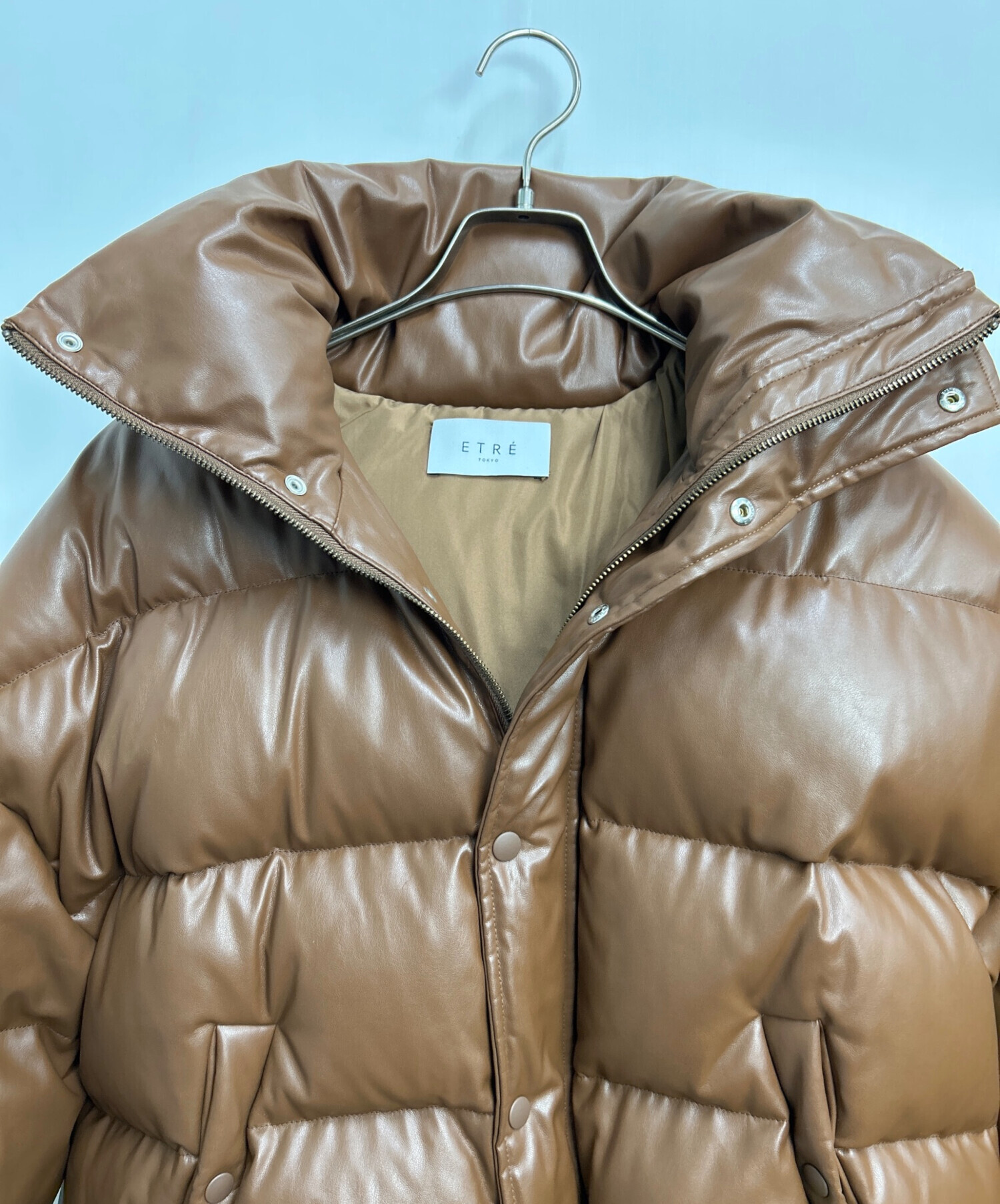 ETRÉのダウンジャケット ダークブラウン ボリューム ETRÉのダウンジャケット ダークブラウン ボリューム