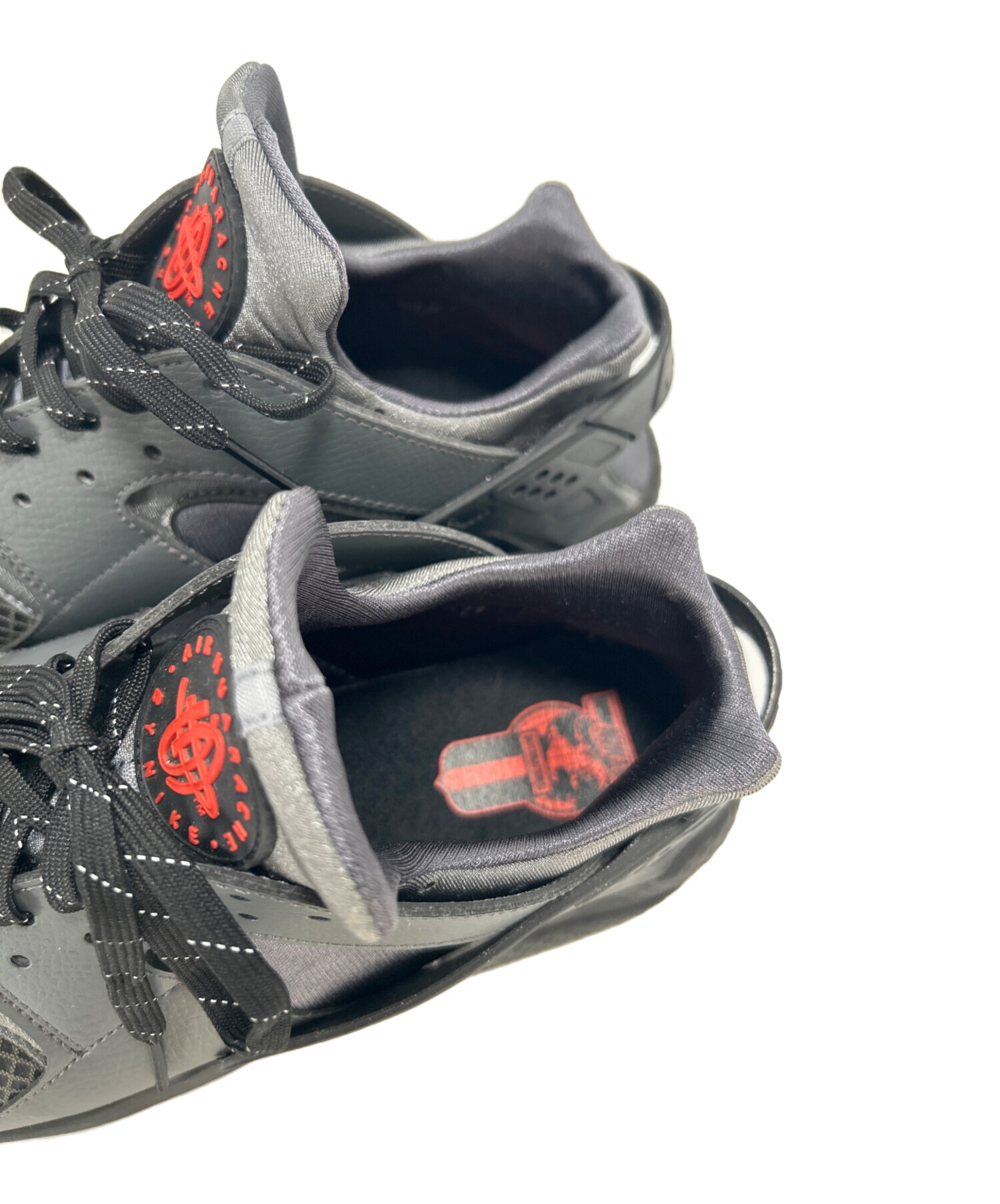 中古・古着通販】NIKE (ナイキ) AIR HUARACHE スニーカー グレー 