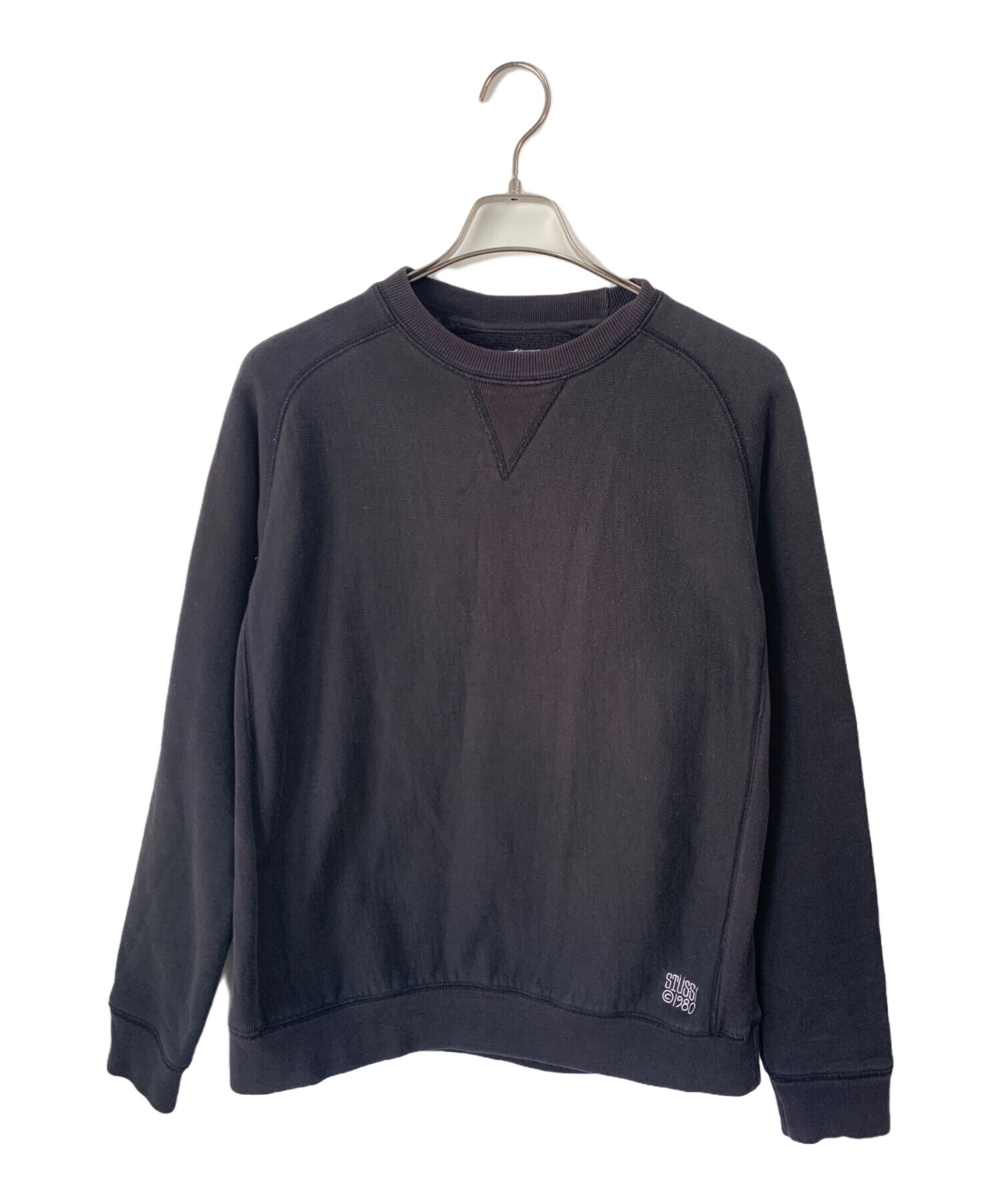 中古・古着通販】stussy (ステューシー) 前Vガゼットスウェット 中古・古着通販】stussy (ステューシー) 前Vガゼットスウェット