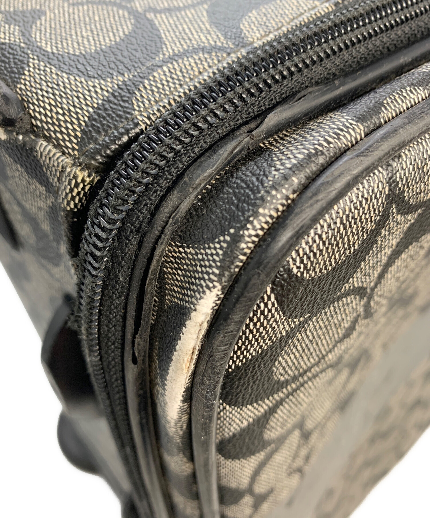 【新品　未使用】COACH キャリーバッグ　キャリーケース 中古・古着通販】COACH (コーチ) キャリーバッグ｜ブランド・古着通販