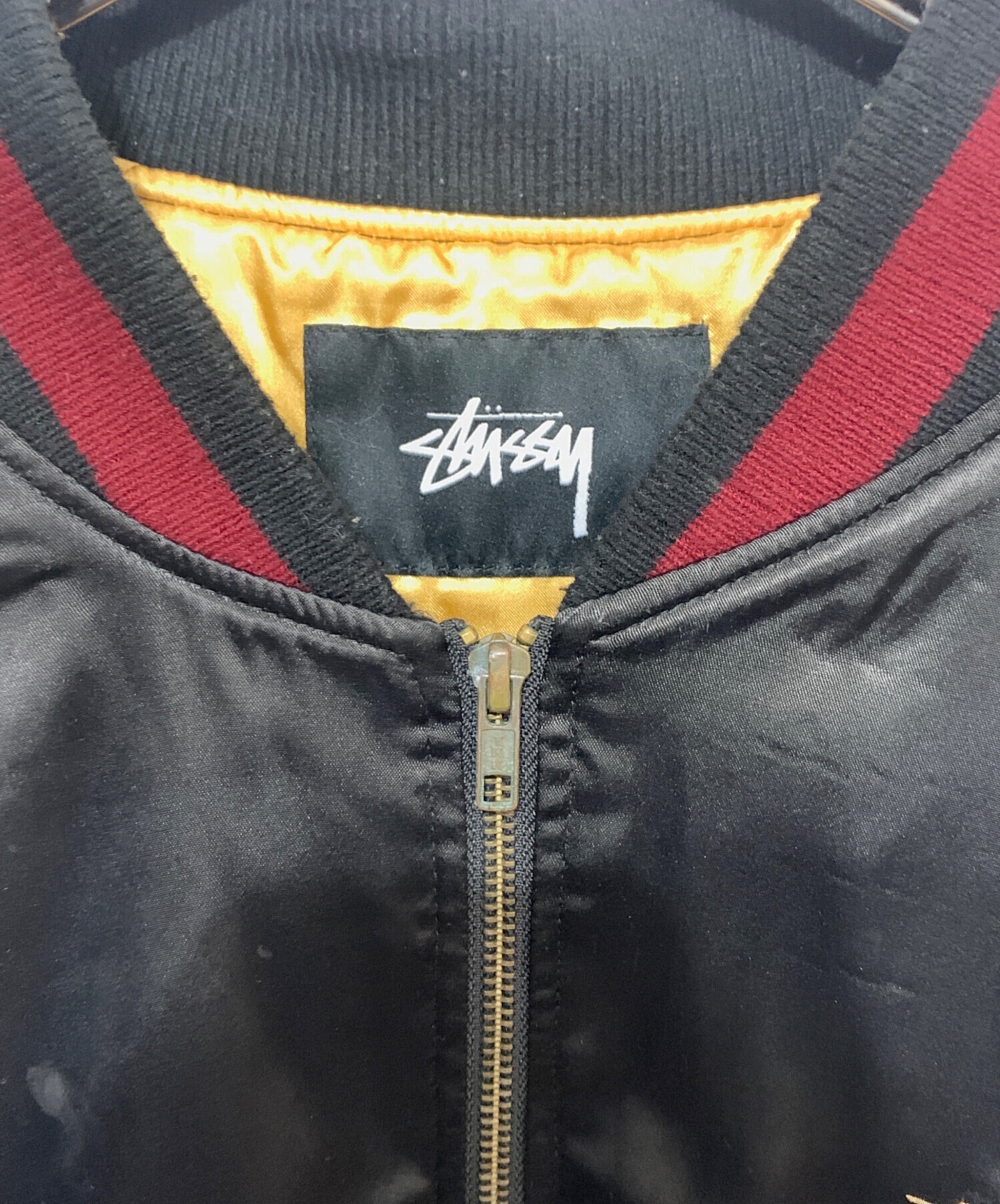 中古・古着通販】stussy (ステューシー) スカジャン ブラック×ゴールド 中古・古着通販】stussy (ステューシー) スカジャン ブラック×ゴールド