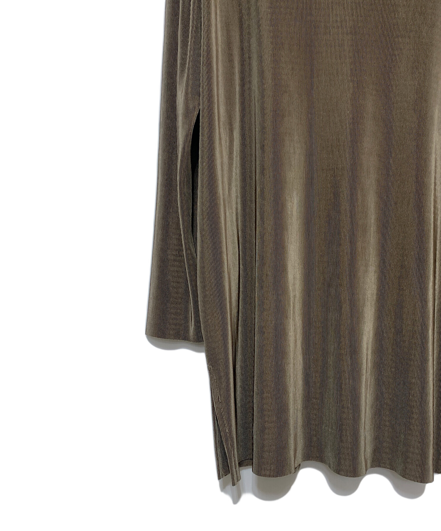 【週末限定価格】ISSEY MIYAKE FETE プリーツ ワンピース 2 中古・古着通販】ISSEY MIYAKE (イッセイミヤケ) プリーツワンピース