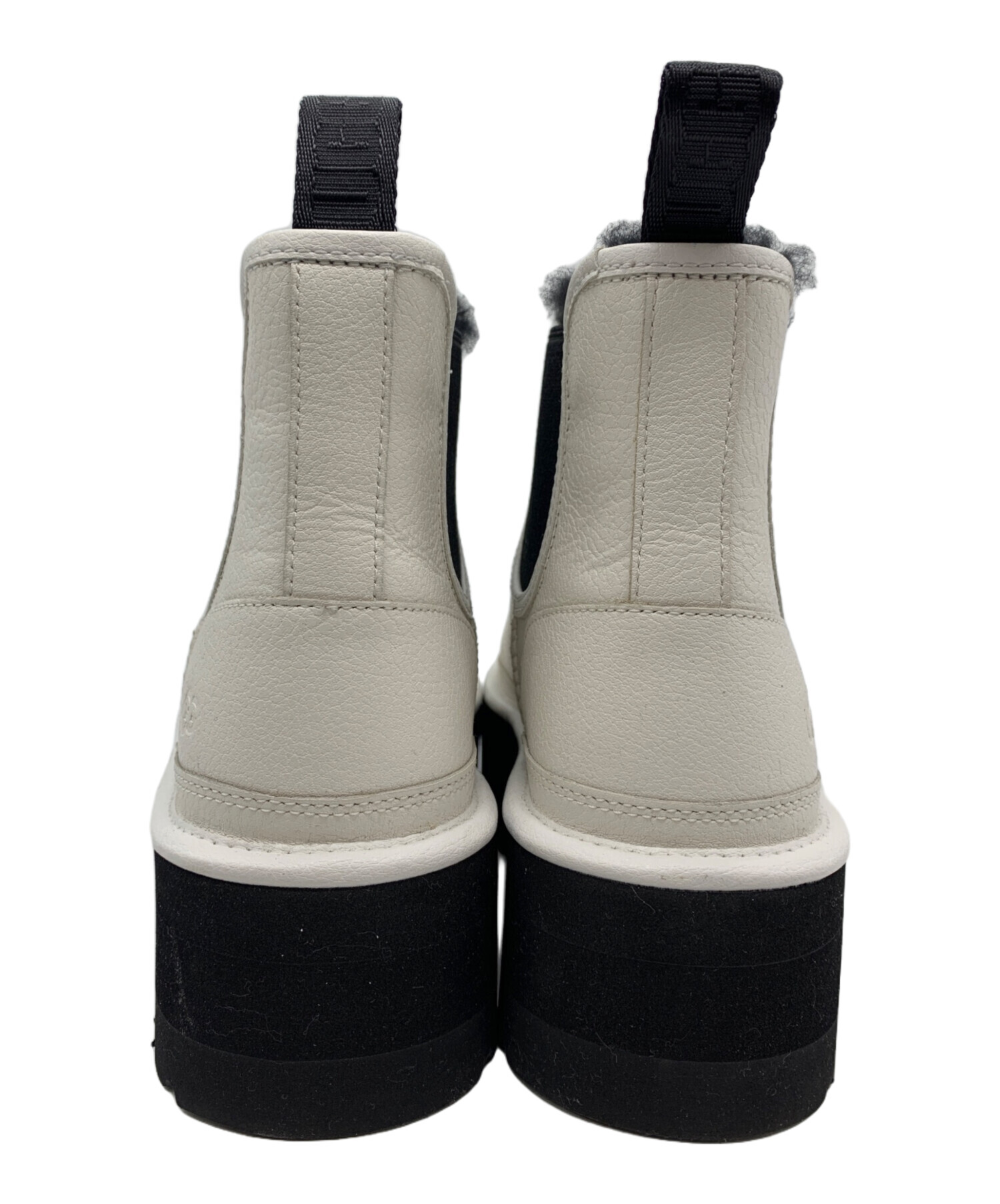 中古・古着通販】UGG (アグ) チェルシーブーツ ホワイト×ブラック