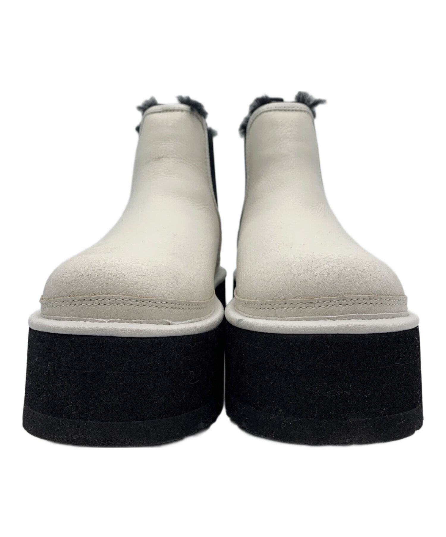 中古・古着通販】UGG (アグ) チェルシーブーツ ホワイト×ブラック