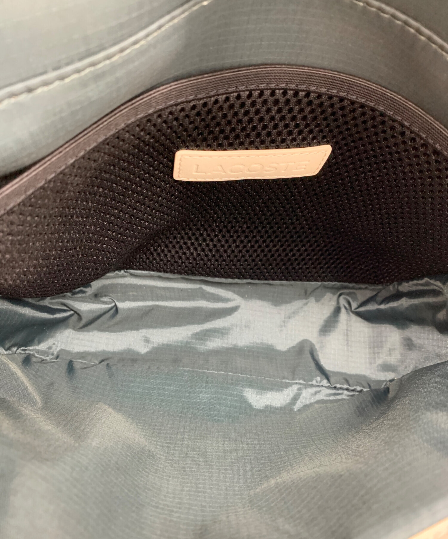 中古・古着通販】LACOSTE (ラコステ) スモールメッセンジャーバッグ