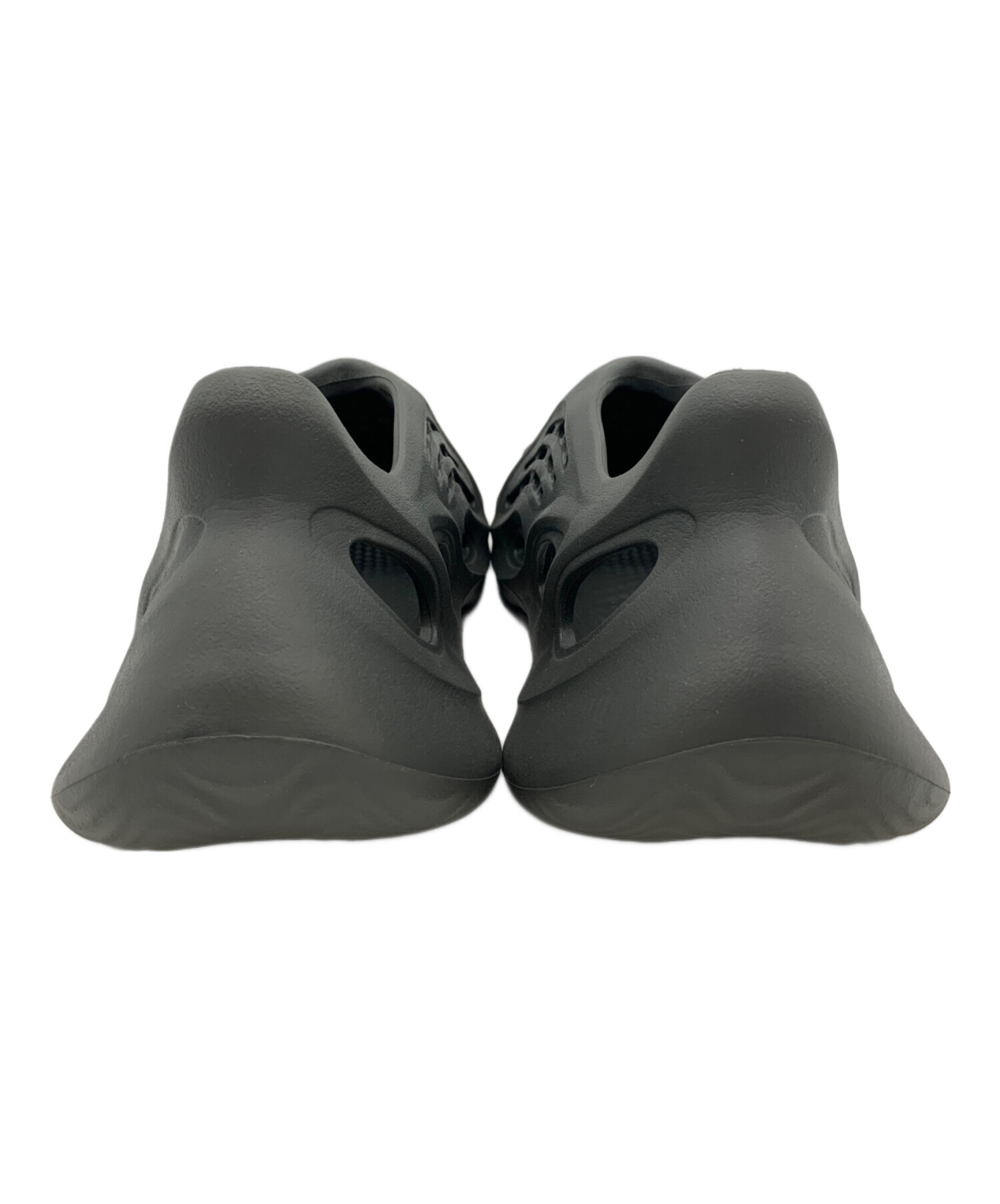 中古・古着通販】adidas (アディダス) YEEZY Foam Runne グレー サイズ