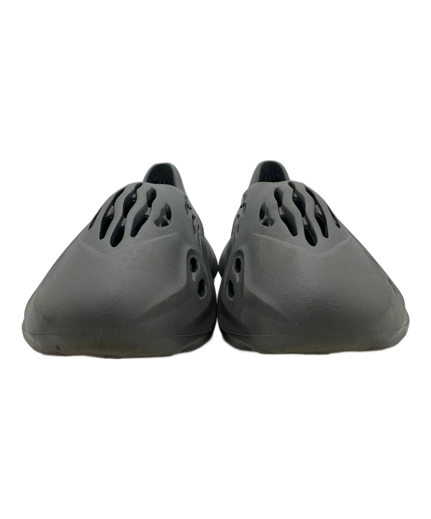 中古・古着通販】adidas (アディダス) YEEZY Foam Runne グレー サイズ
