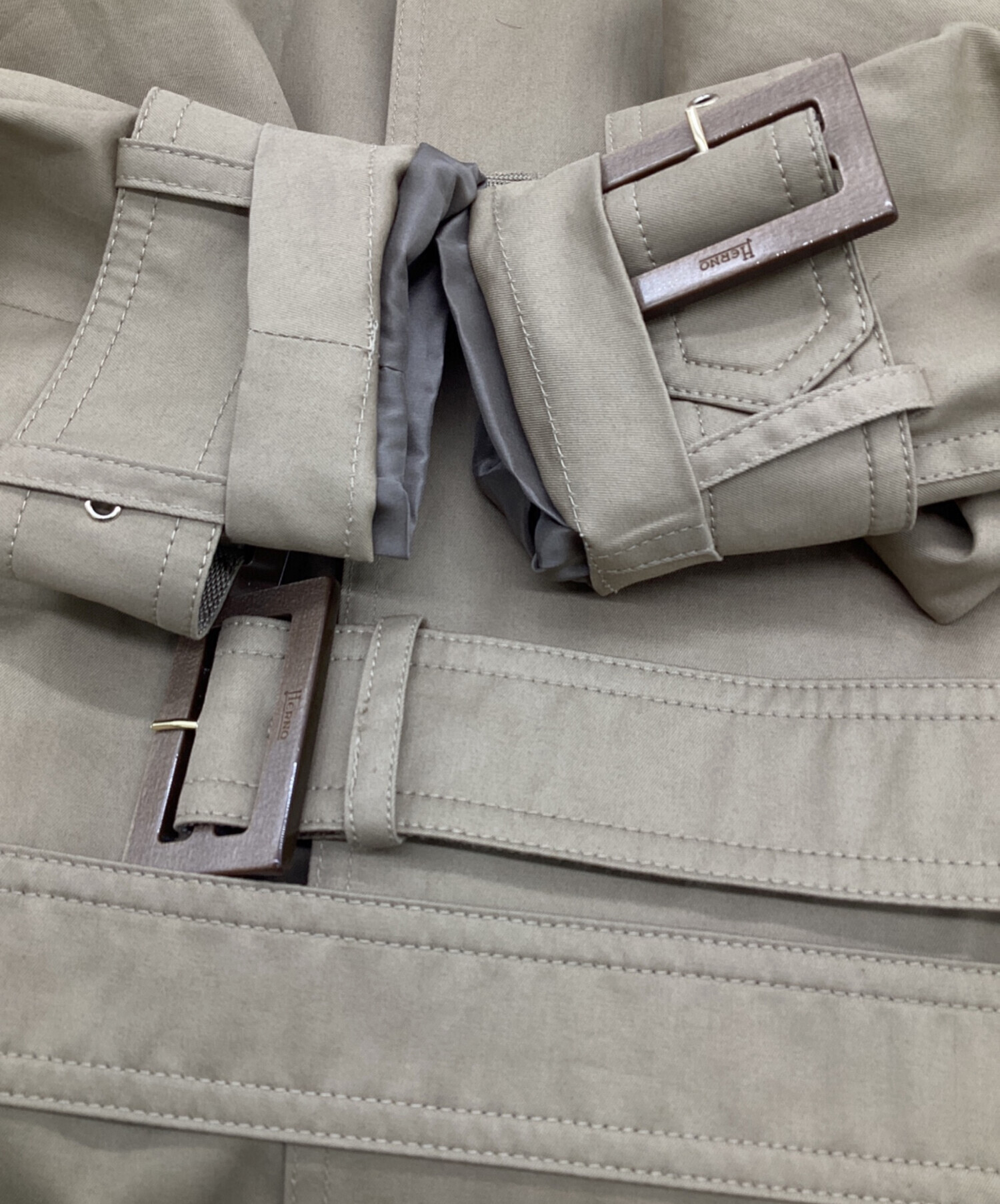 ヘルノ Herno トレンチコート アンティーク 40サイズ 中古・古着通販】HERNO (ヘルノ) ギャバジン トレンチコート カーキ