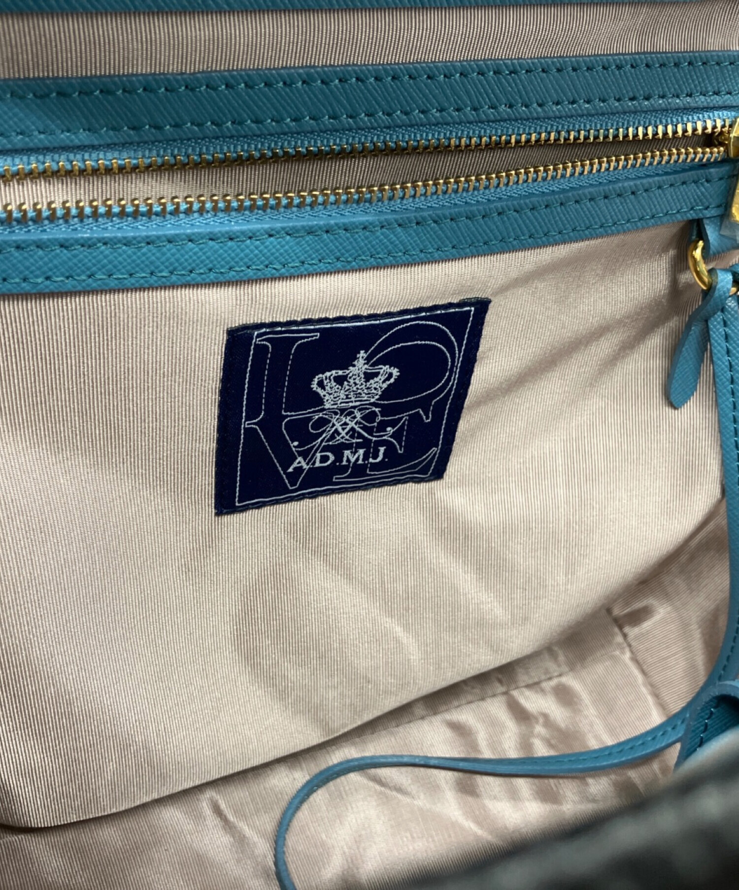 A.D.M.J. ハンドバッグ ブルー レザー 中古・古着通販】A.D.M.J. (エーディーエムジェイ) シュリンクレザー