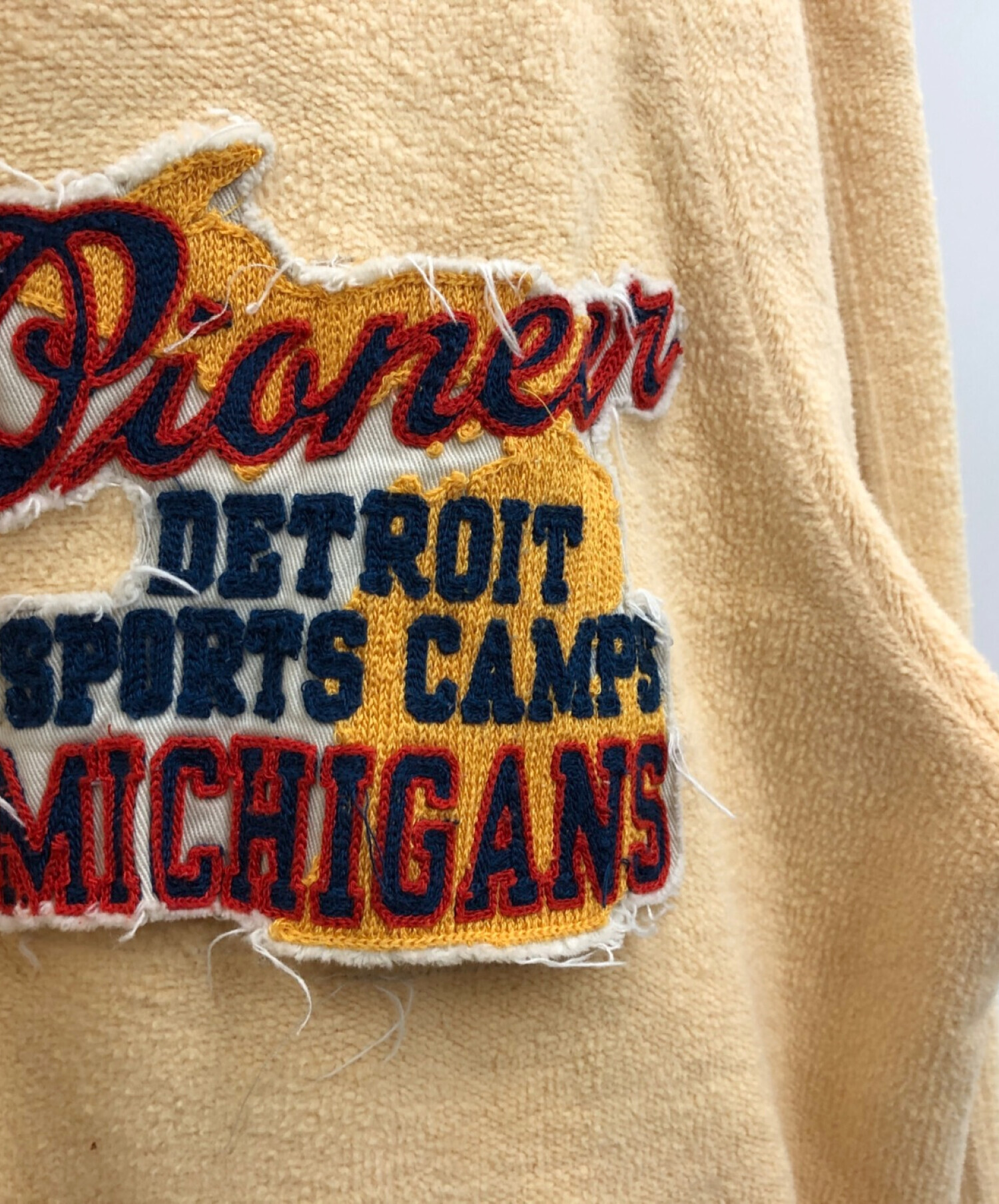 中古・古着通販】cheswick (チェスウィック) スタジャン ベージュ