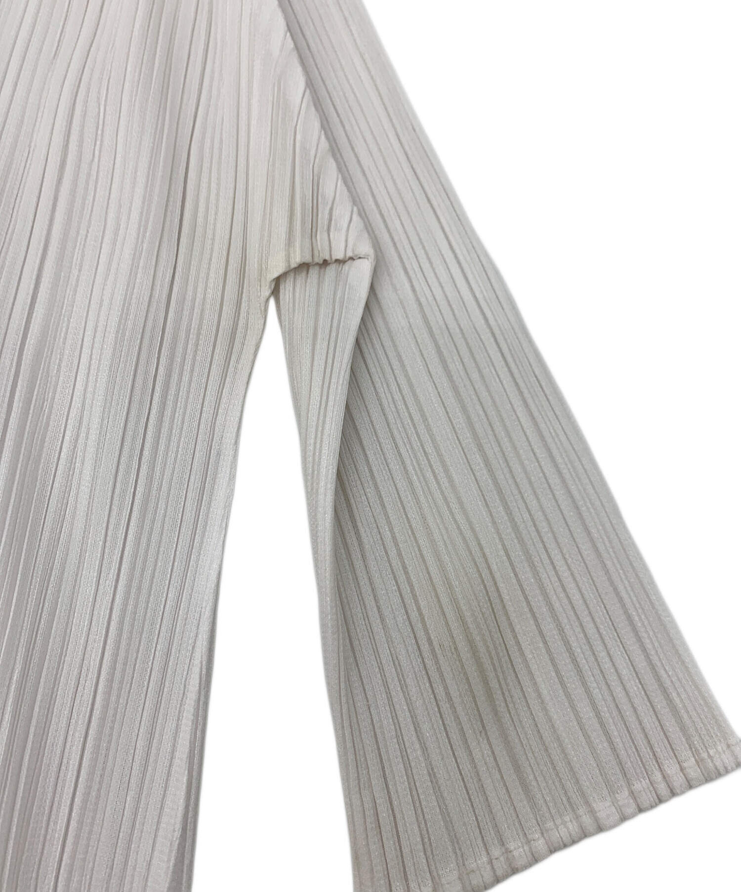 ISSEY MIYAKE プリーツ ブラウス 中古・古着通販】PLEATS PLEASE ISSEY MIYAKE (プリーツプリーズ