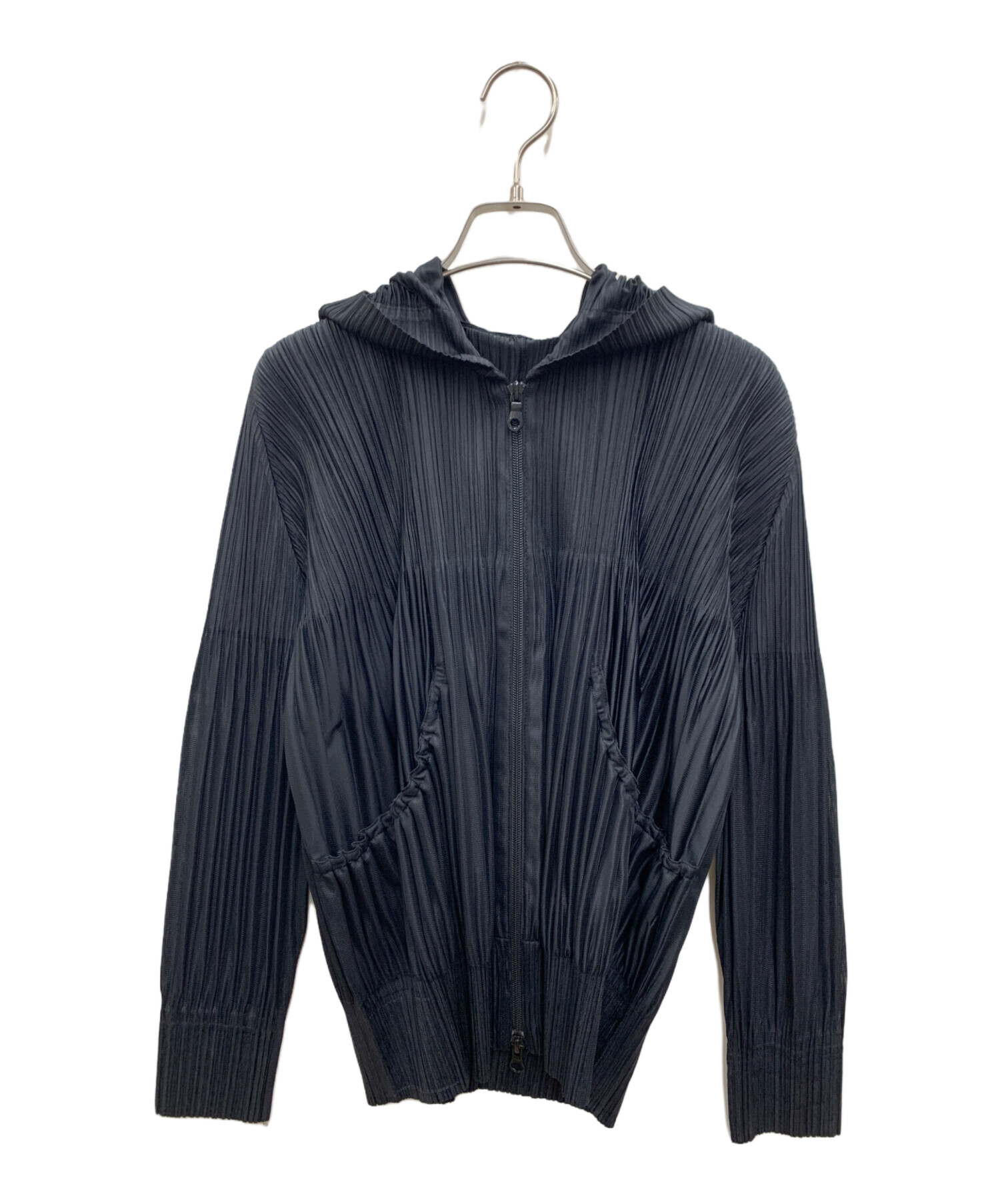 プリーツプリーズ イッセイミヤケ フラッフィー ブルゾン パーカー FLUFFY BASICS – isseymiyake.com