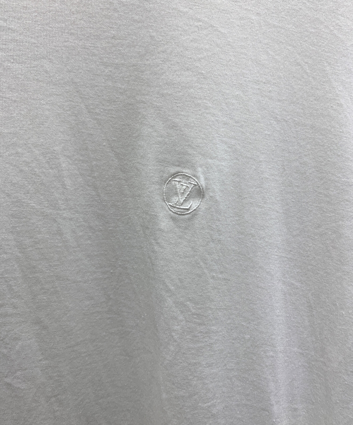 中古・古着通販】LOUIS VUITTON (ルイ ヴィトン) LVロゴ刺繍Tシャツ