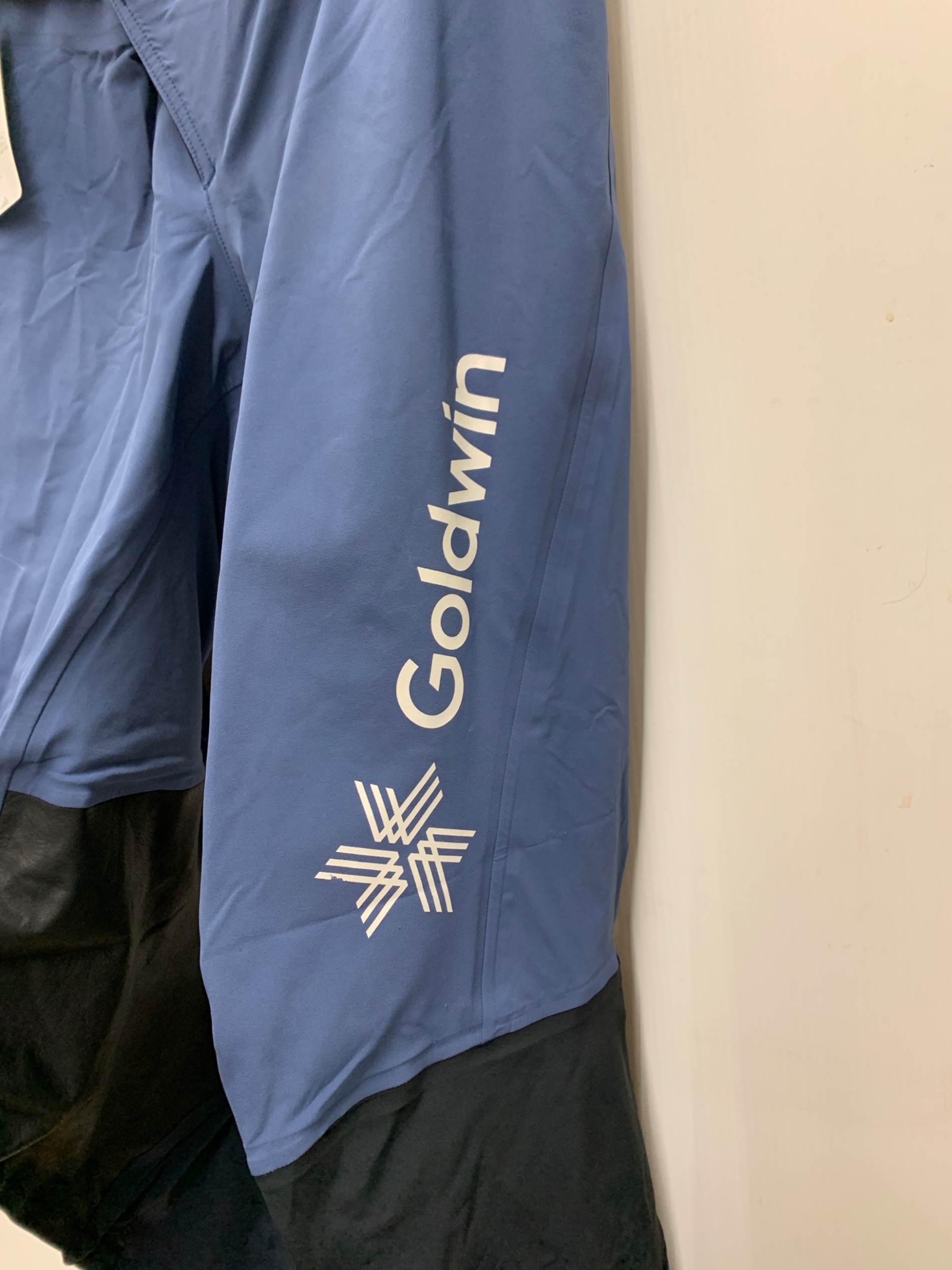 ¥6.000値下げ‼️程度良好 クリーニング処理済み Gold WIN 上下 値下げ‼️ 程度良好 クリーニング処理済み Gold WIN 上下 - メルカリ