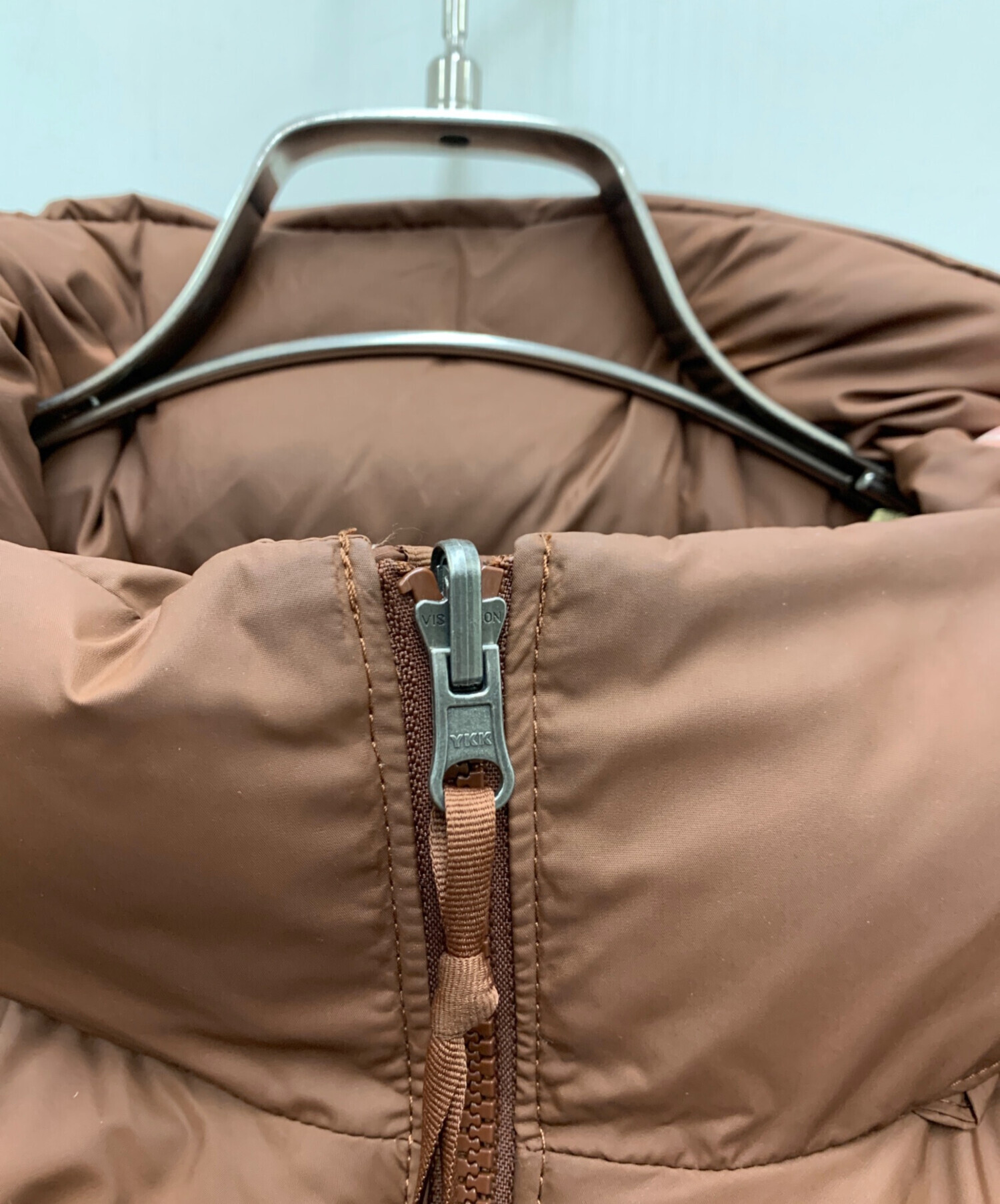 【値下げしました】ノースフェイス　ブラウン フード付き ダウンベストサイズL THE NORTH FACE（ダウンベスト ・ ブラウン/茶色系）のフリマアイテム一覧
