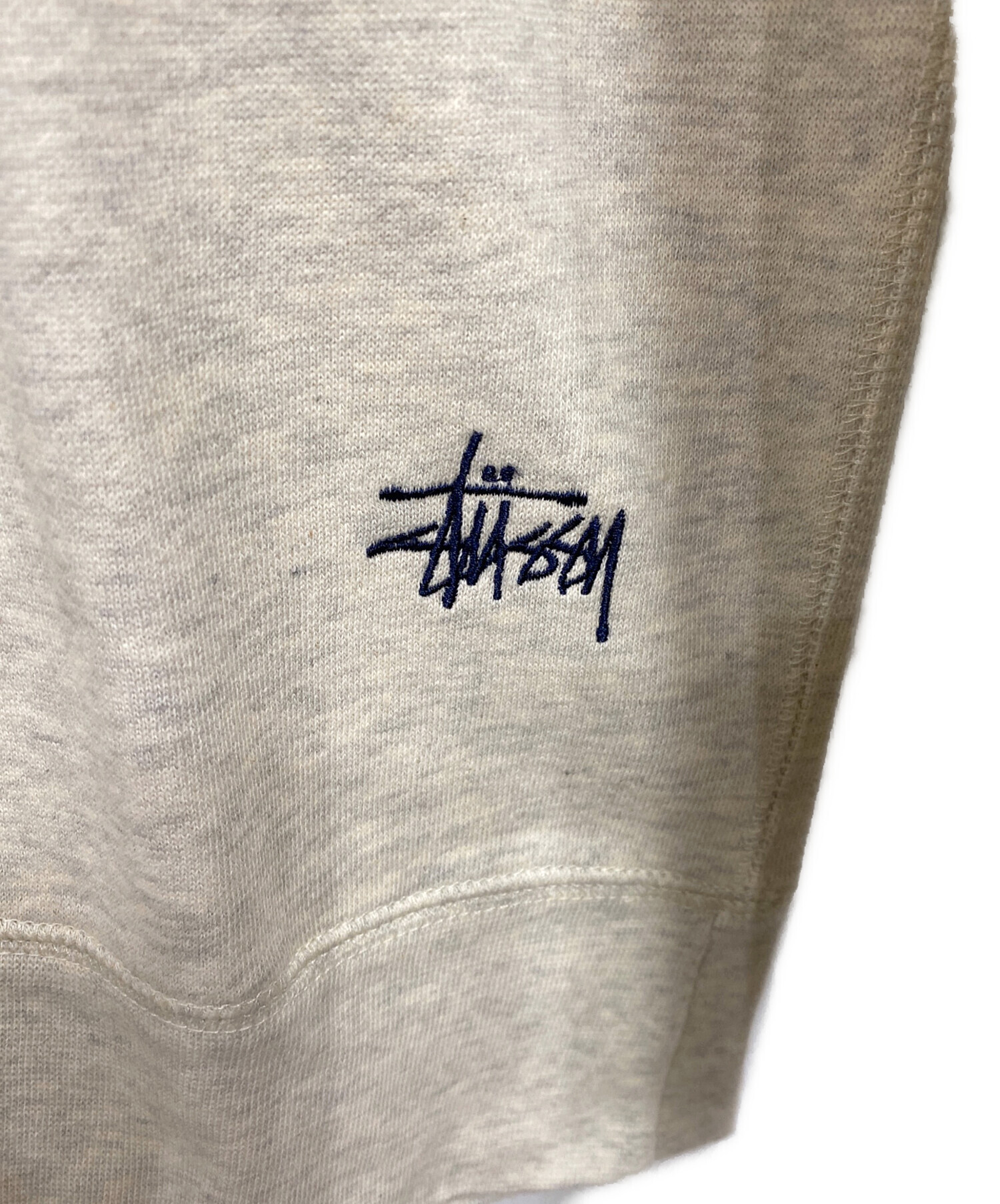 old Stüssy グレー ロゴ刺繍 クルーネック 中古・古着通販】stussy (ステューシー) スモールロゴクルーネック