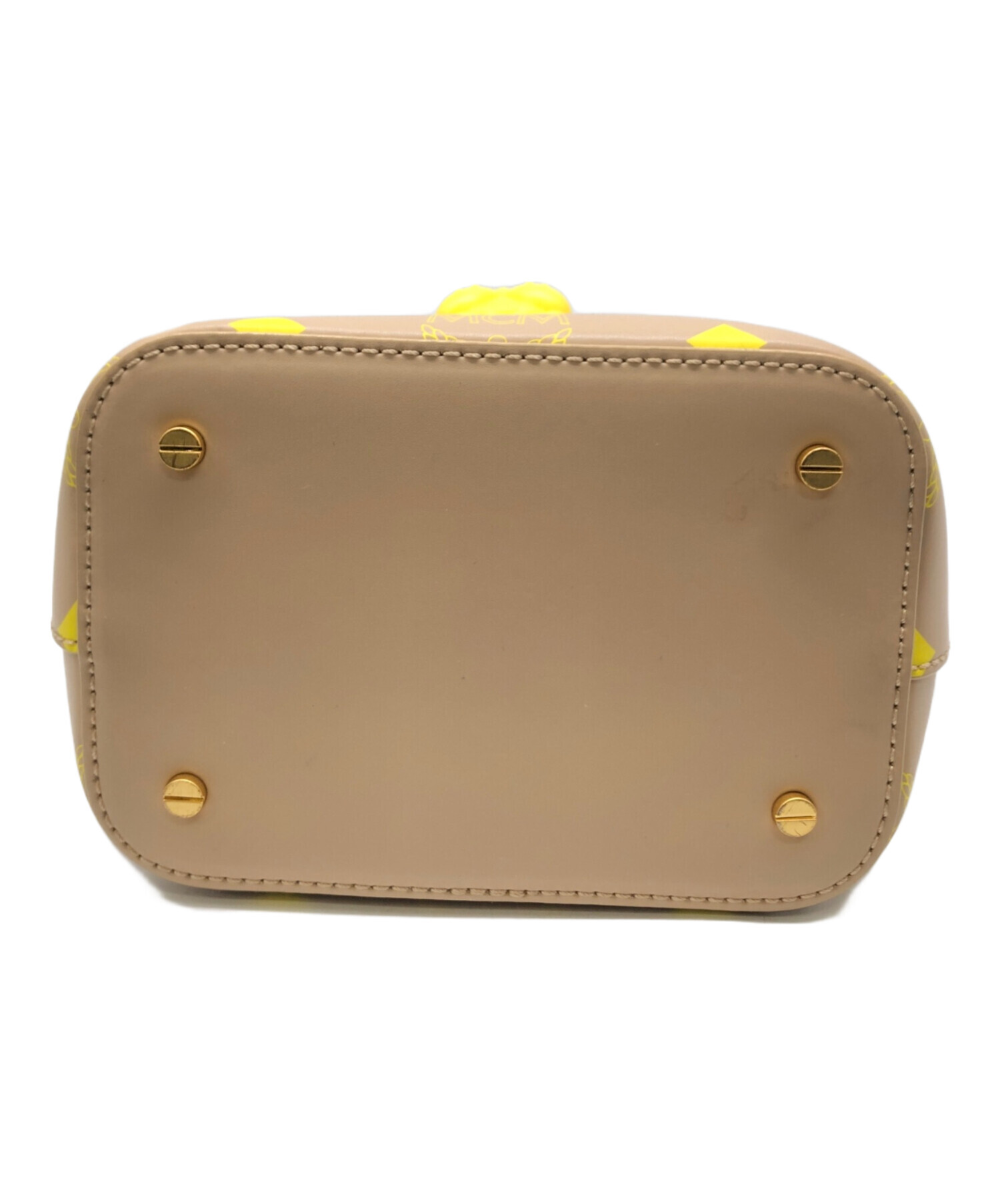 MCM エムシーエム ショルダーバッグ  ベージュ 【古着】【中古】【送料無料】 中古・古着通販】MCM (エムシーエム) タッセルチャーム付ショルダー