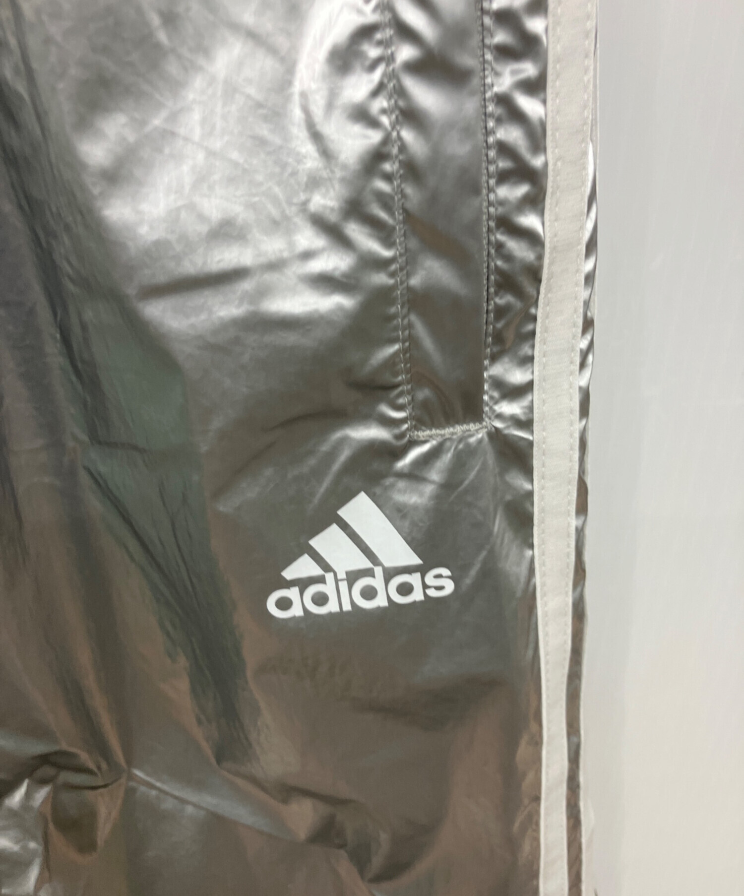 中古・古着通販】adidas (アディダス) トラックパンツ シルバー サイズ