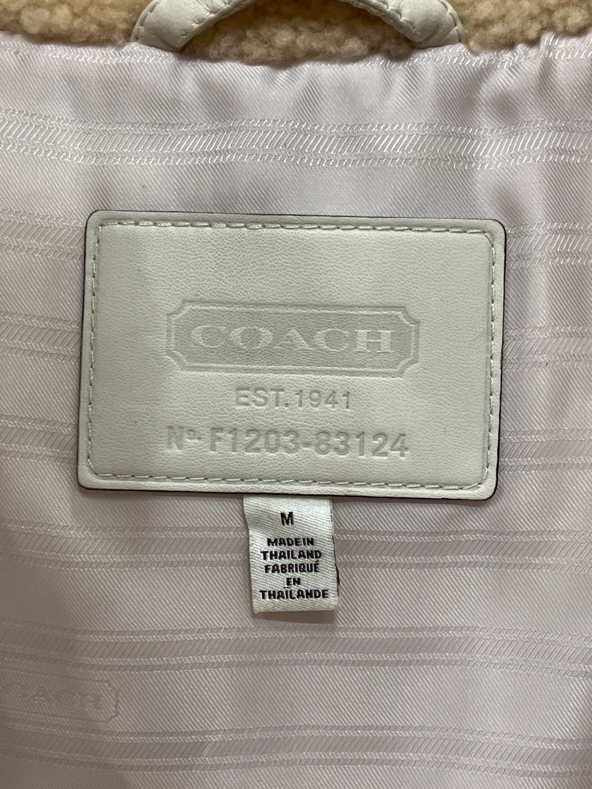 中古・古着通販】COACH (コーチ) ダウンジャケット アイボリー サイズ