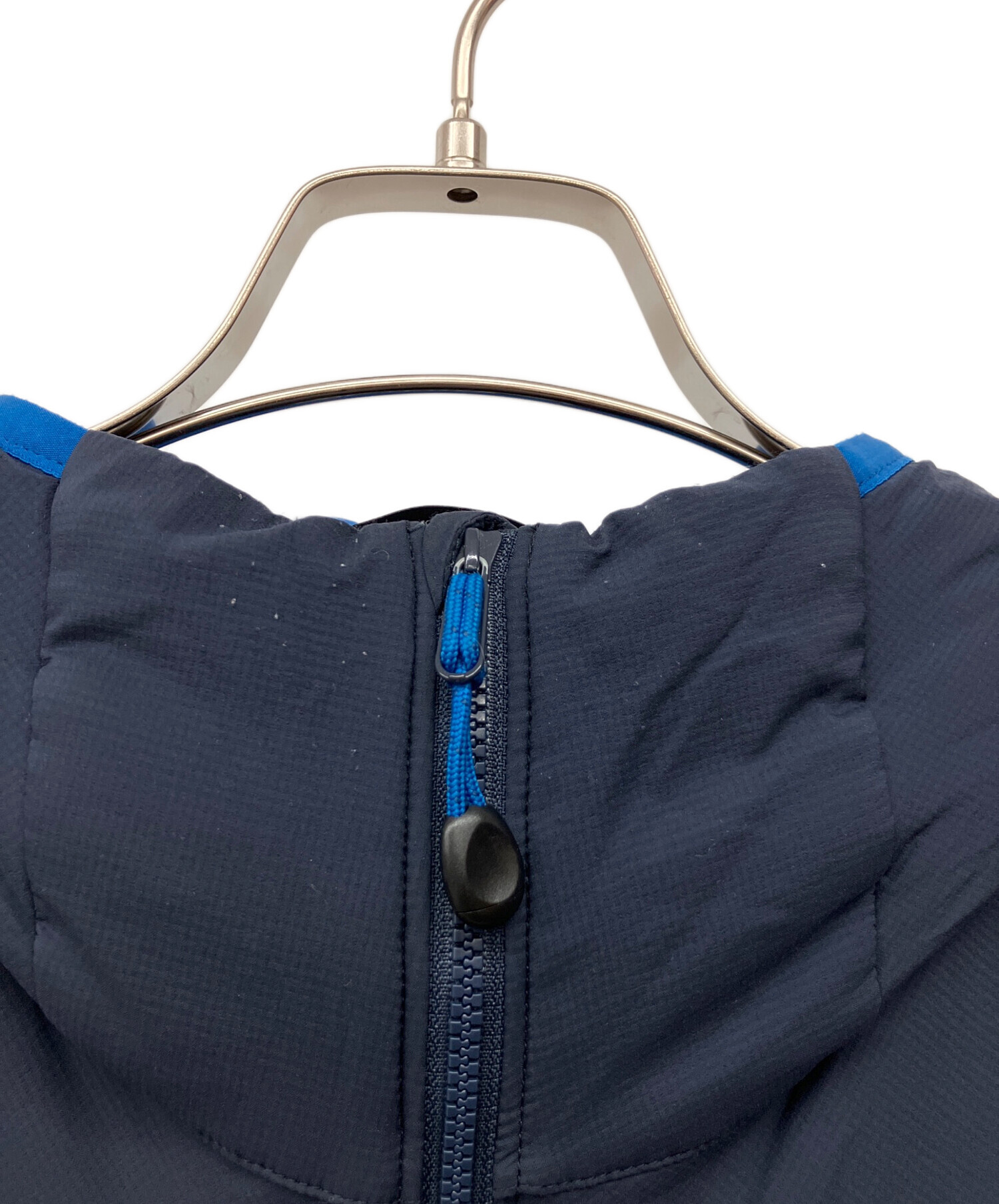 アークテリクス ARC’TERYX ナイロンジャケット ATOM 古着 ネイビー 中古・古着通販】ARC'TERYX (アークテリクス) ATOM LT HOODY ネイビー