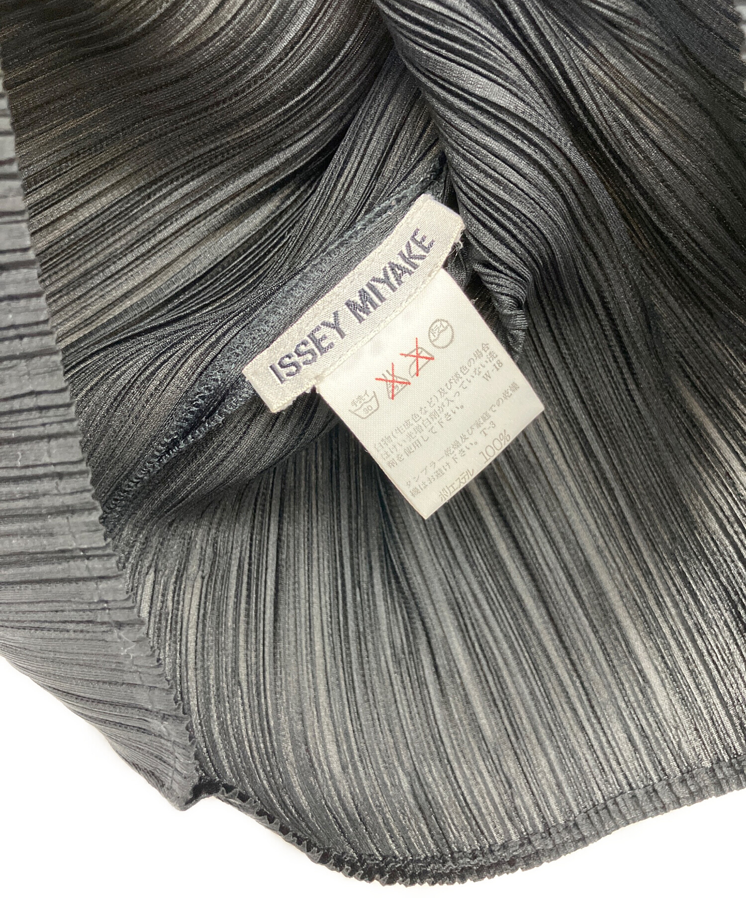 中古・古着通販】ISSEY MIYAKE (イッセイミヤケ) プリーツブラウス