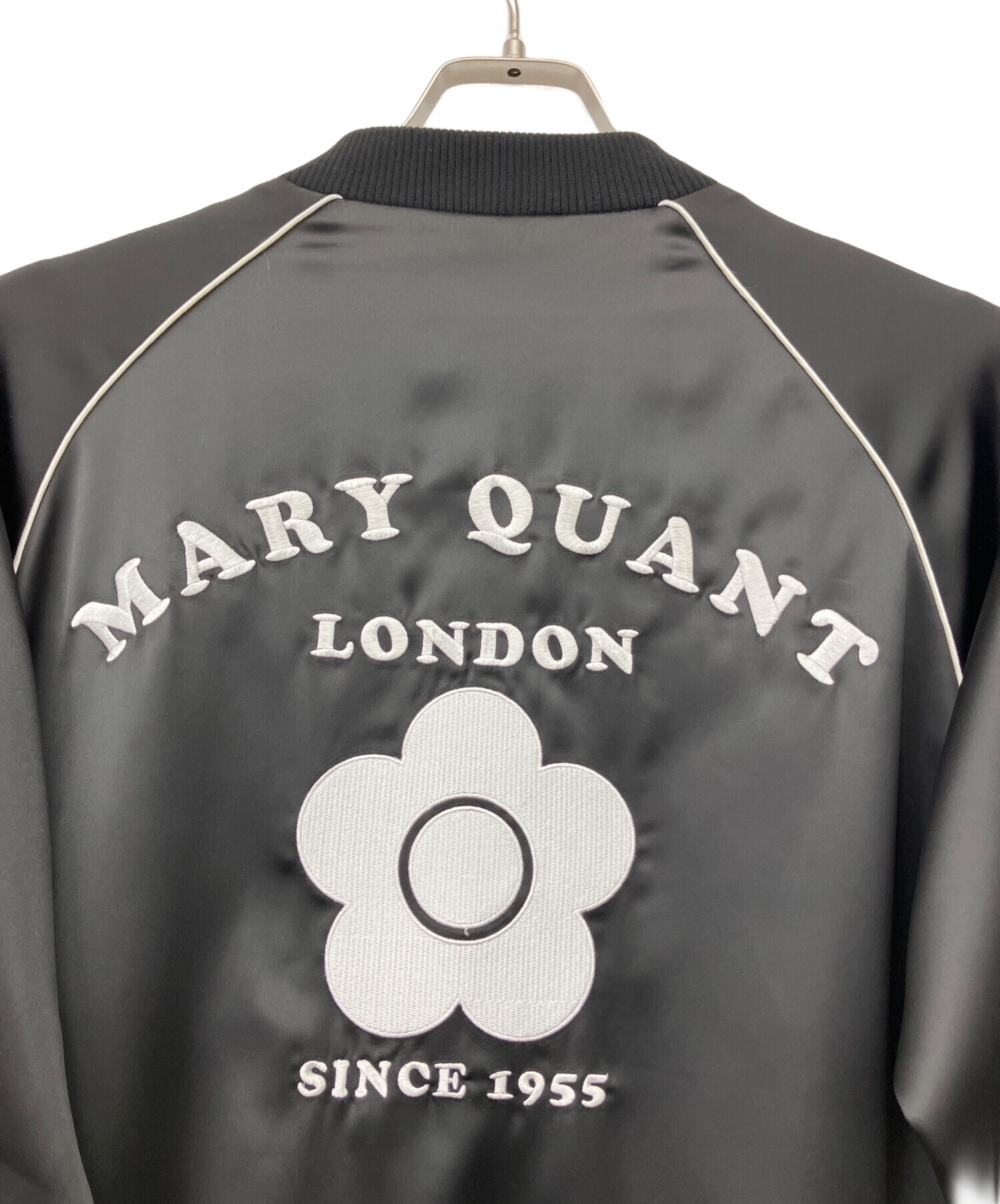 ト*ー様 MARY QUANT スカジャン ネイビー・ピンク 中古・古着通販】MARY QUANT (マリークヮント) ロゴ刺繍スカジャン