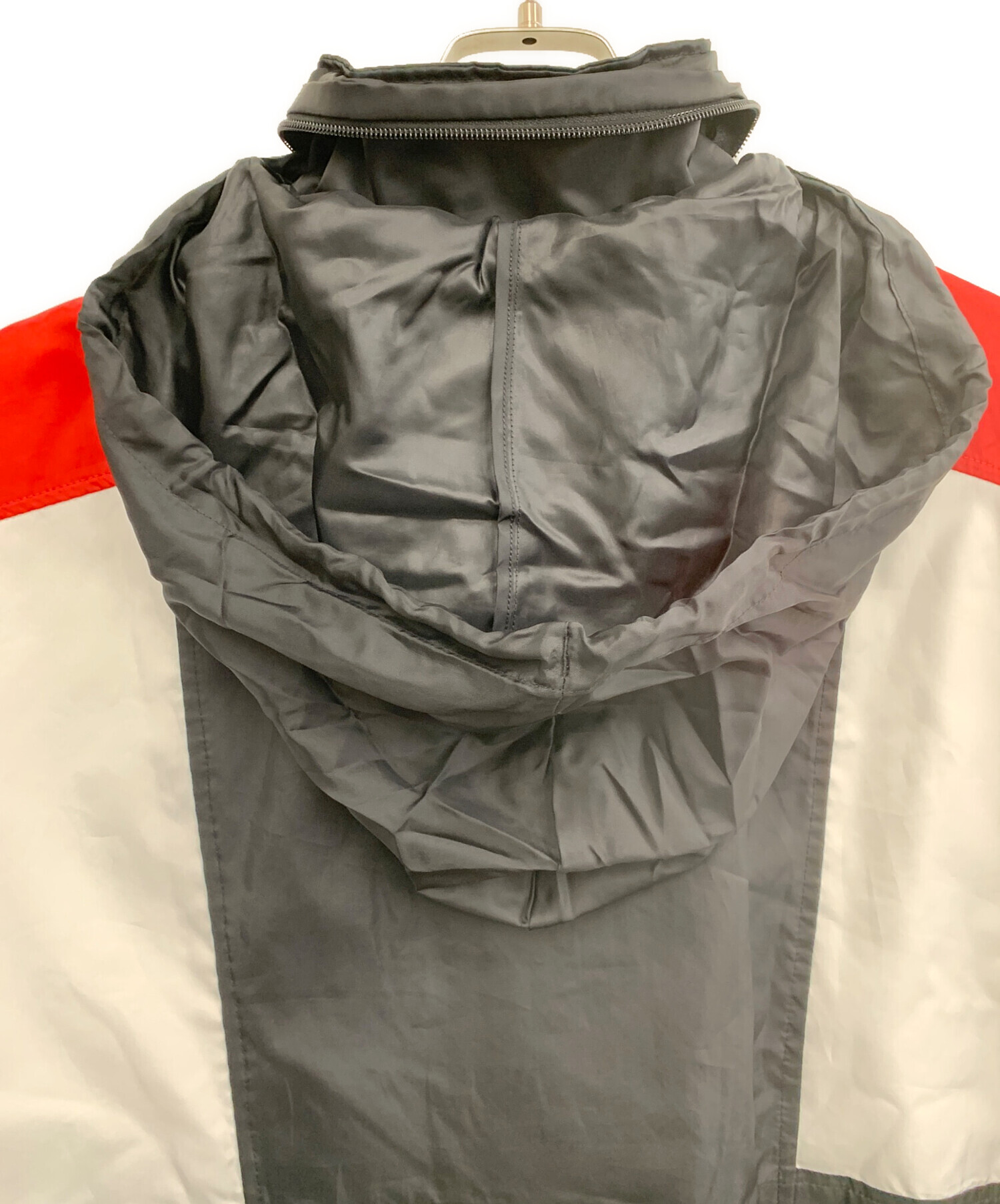 中古・古着通販】NIKE (ナイキ) ナイロンジャケット ブラック×レッド 中古・古着通販】NIKE (ナイキ) ナイロンジャケット ブラック×レッド