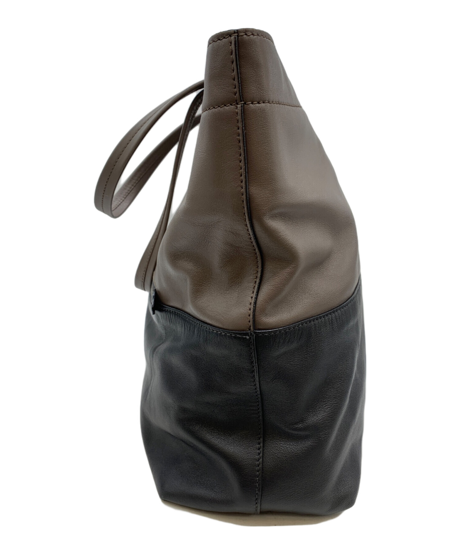 MIU MIU ブラウンレザートートバッグ美品 中古・古着通販】MIU MIU (ミュウミュウ) レザートートバッグ ブラウン