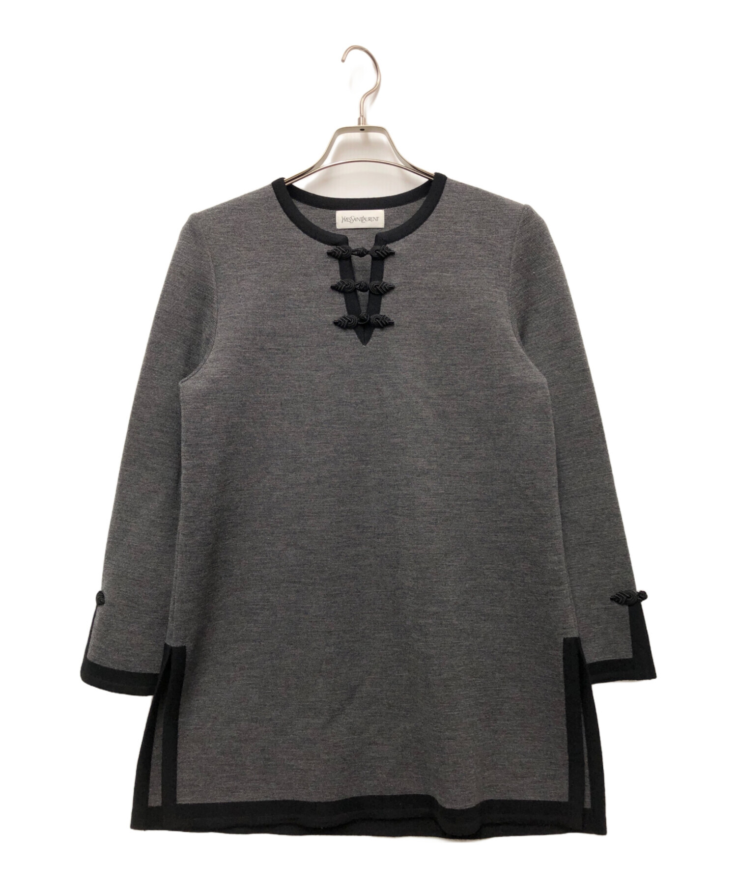 イヴサンローラン Ｖネックセーター ロゴ刺繍 ブラック ヴィンテージ Yves Saint Laurent vintage ニット イヴサンローラン 90s ウール 総柄