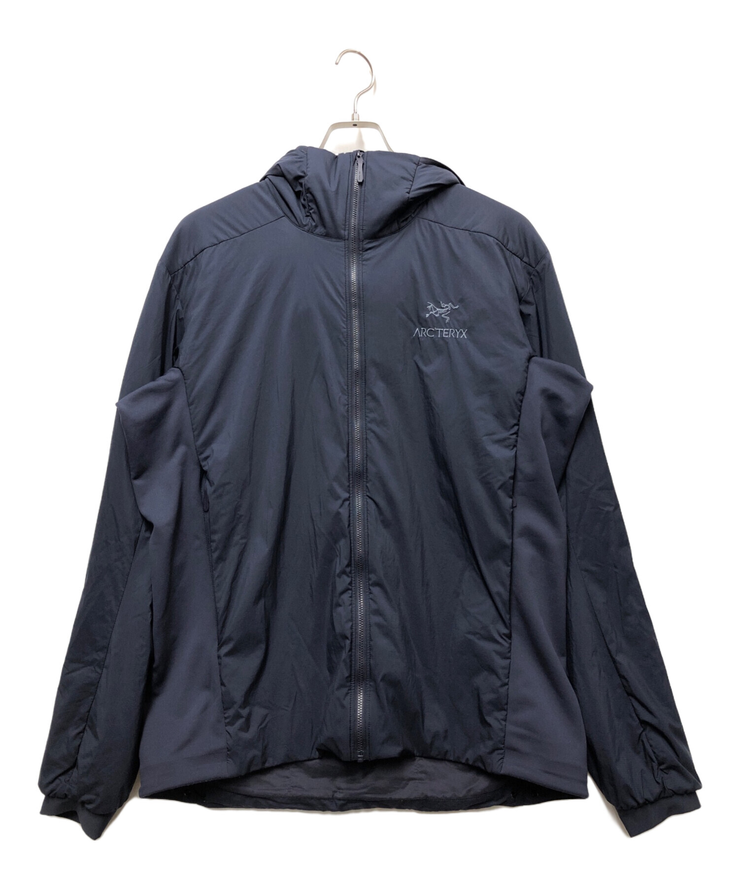 【新品未使用タグ付】Arc'teryx Atom Hoody Mサイズ 中古・古着通販】ARC'TERYX (アークテリクス) ATOM HOODY M ネイビー