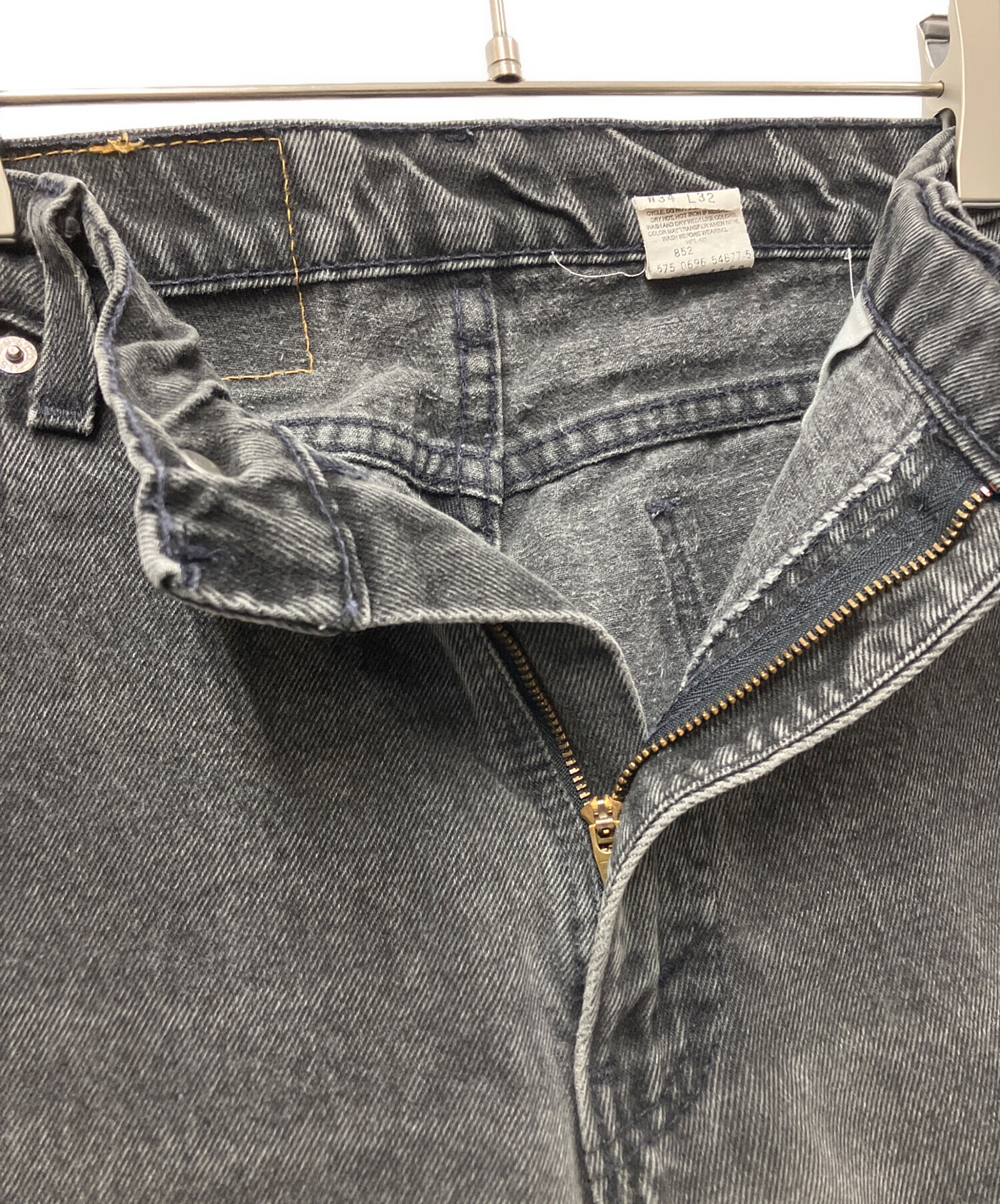 中古・古着通販】LEVI'S (リーバイス) デニムパンツ グレー サイズ:W34