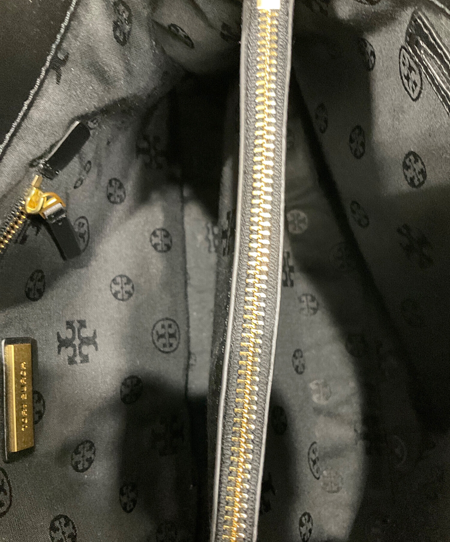 中古・古着通販】TORY BURCH (トリーバーチ) Alexa Flat Leather Tote 