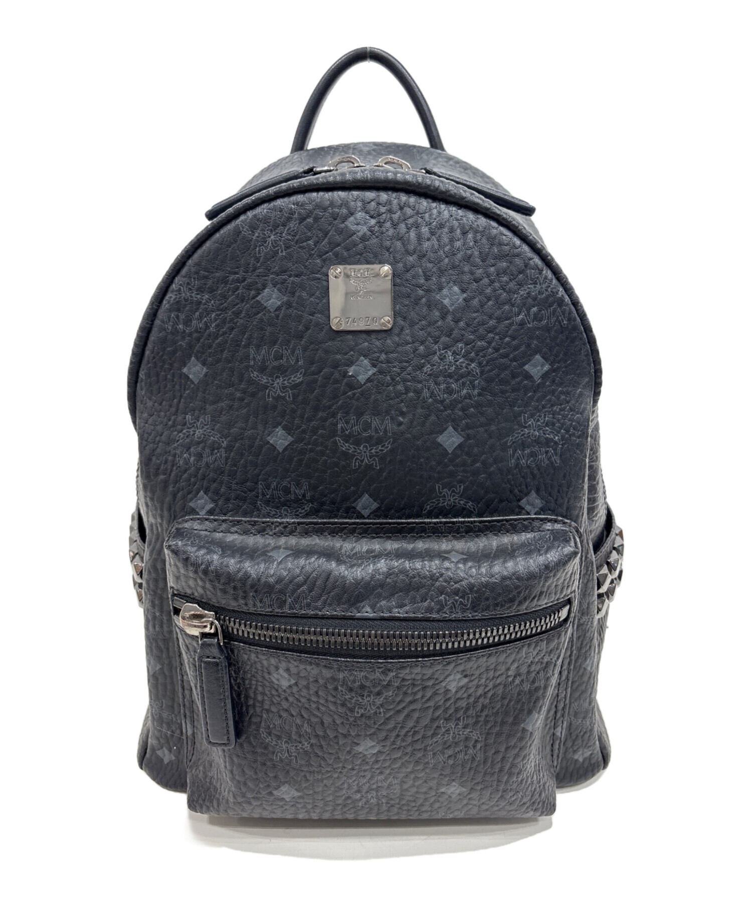 MCMリュック STARK サイドスタッズ バックパック - ヴィセトス MCM