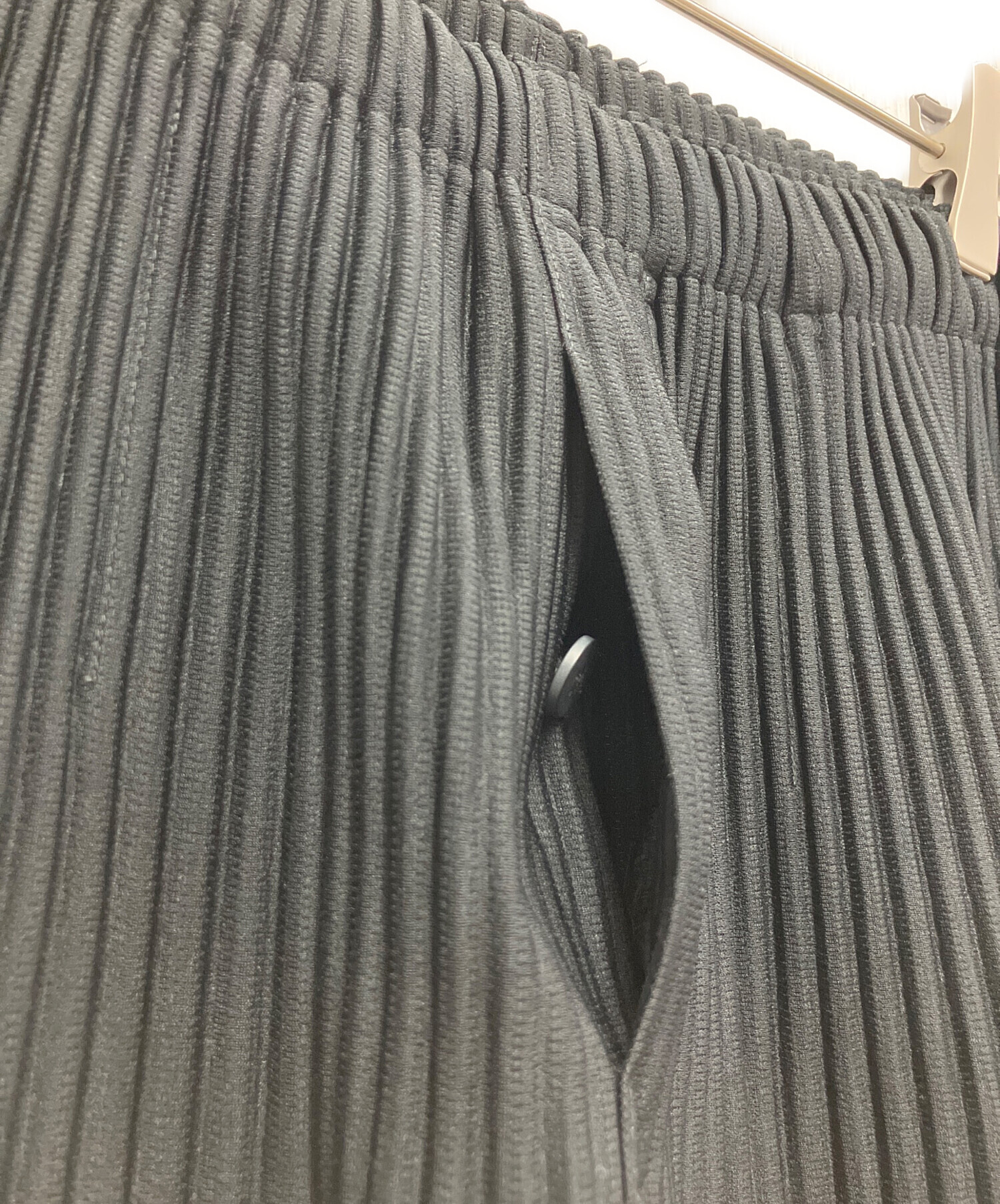 中古・古着通販】ISSEY MIYAKE (イッセイミヤケ) プリーツパンツ