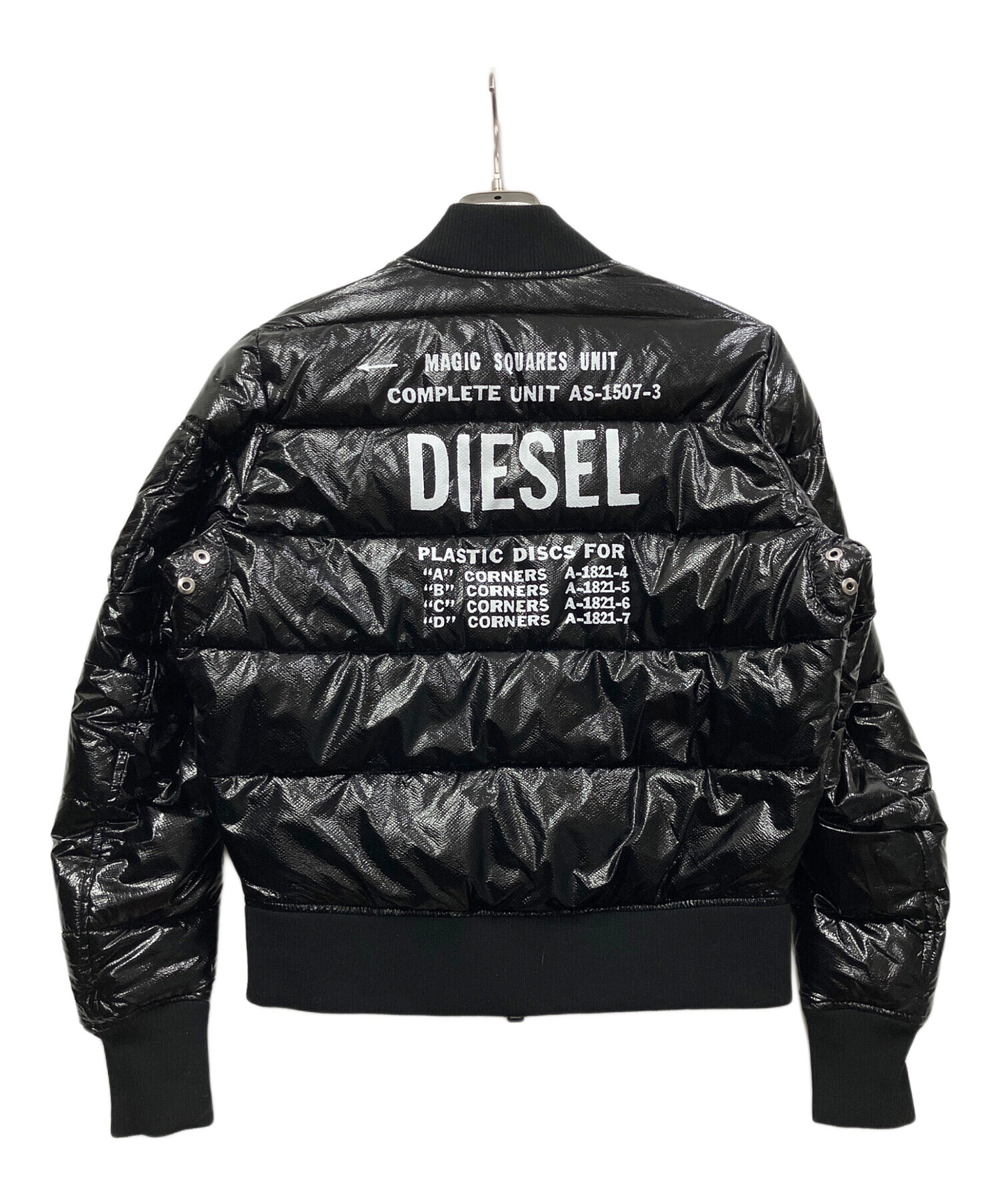 【専用】DIESEL ロゴ型押しダウンジャケット ボンバージャケット 黒　L 中古・古着通販】DIESEL (ディーゼル) 中綿ボンバージャケット