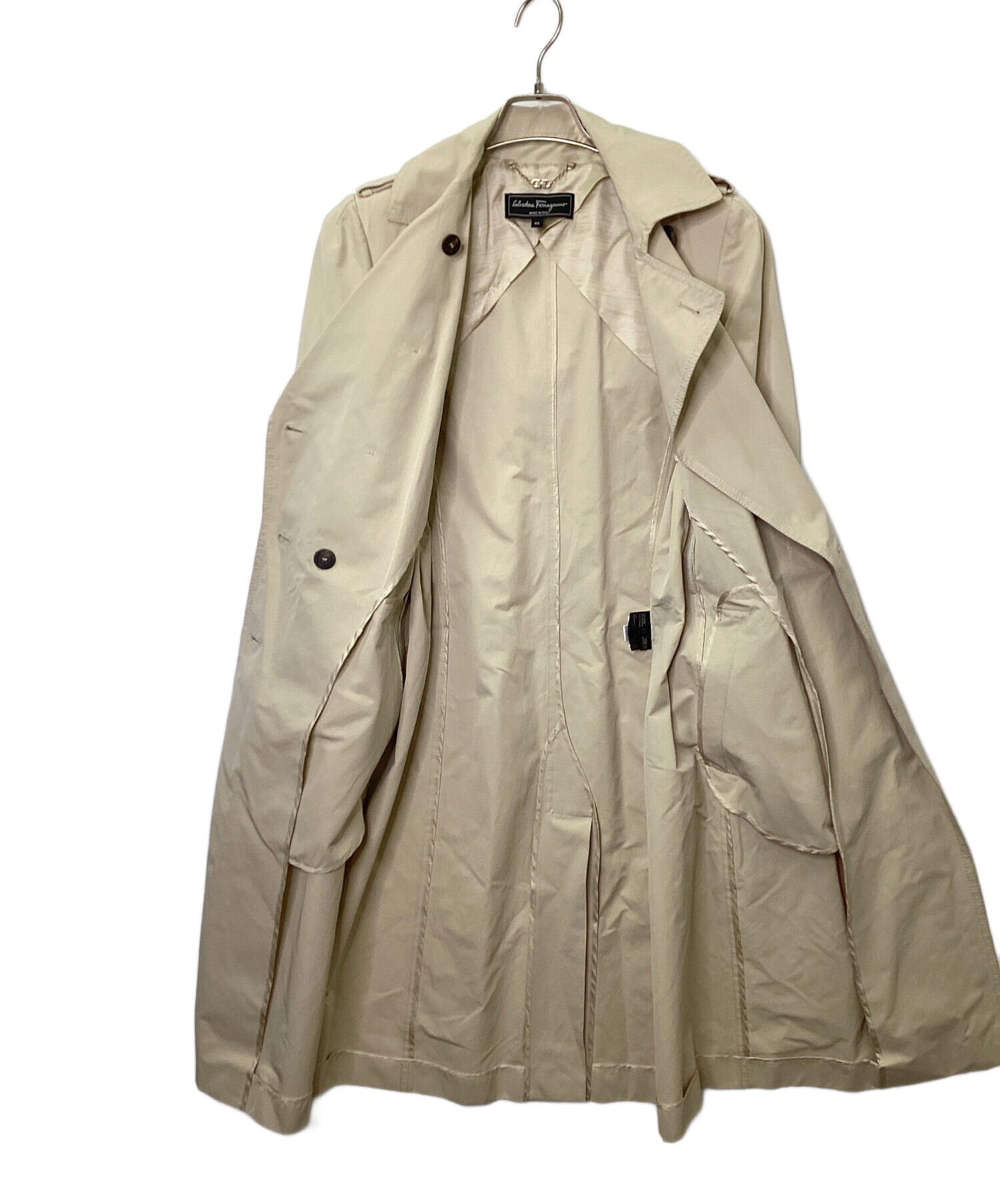 【美品】Salvatore Ferragamo ベージュトレンチコート 40 中古・古着通販】Salvatore Ferragamo (サルヴァトーレ フェラガモ
