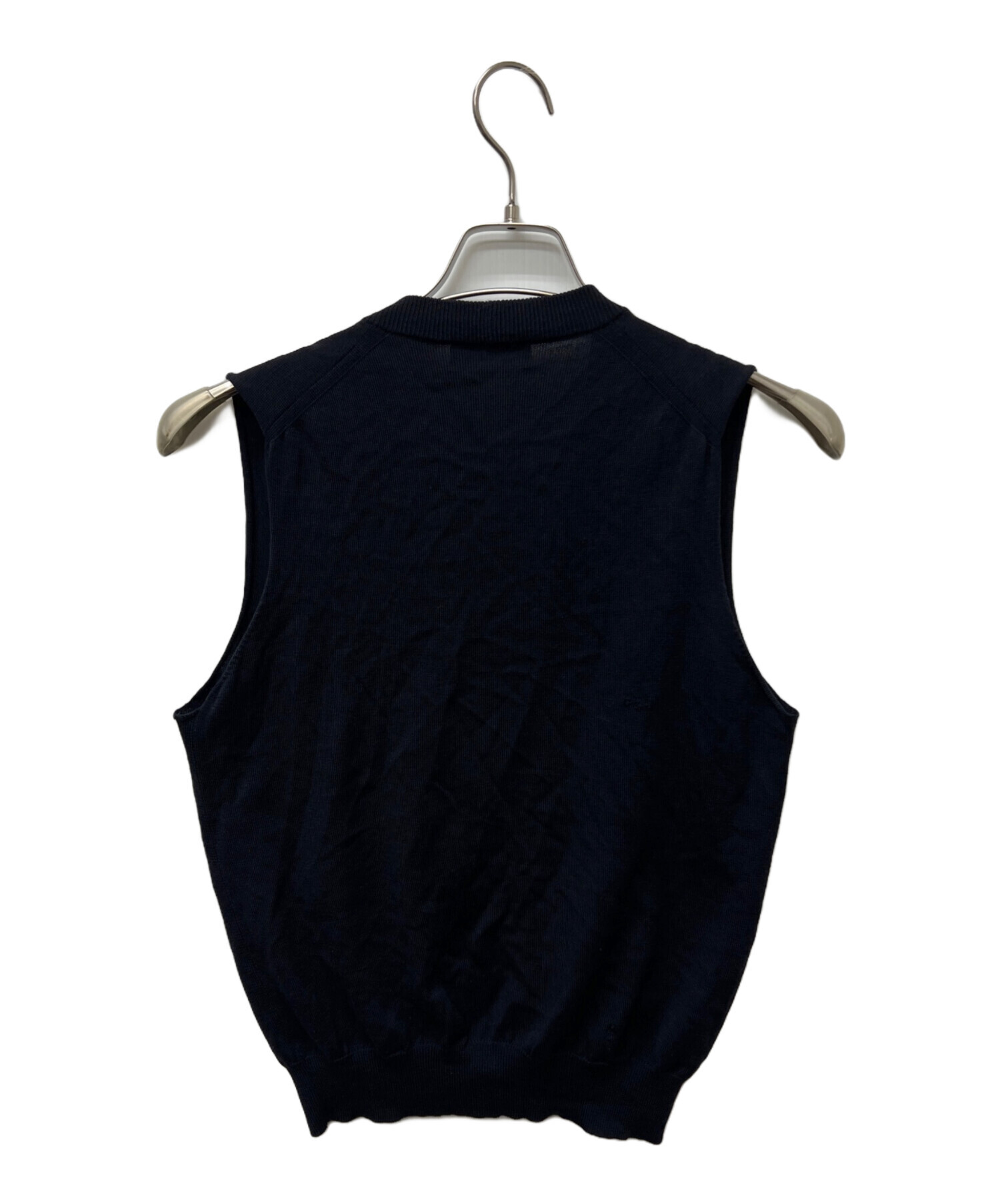 PRADA ニットベスト プラダ」のニットベスト【普通に見えて、普通じゃない。ラグジュアリー