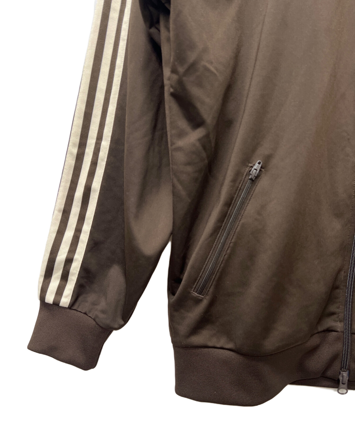 新品タグ付き　adidas トラックジャケット　ブラウン 新品未使用 アディダス ブラウン×ピンク トラックジャケット - メルカリ