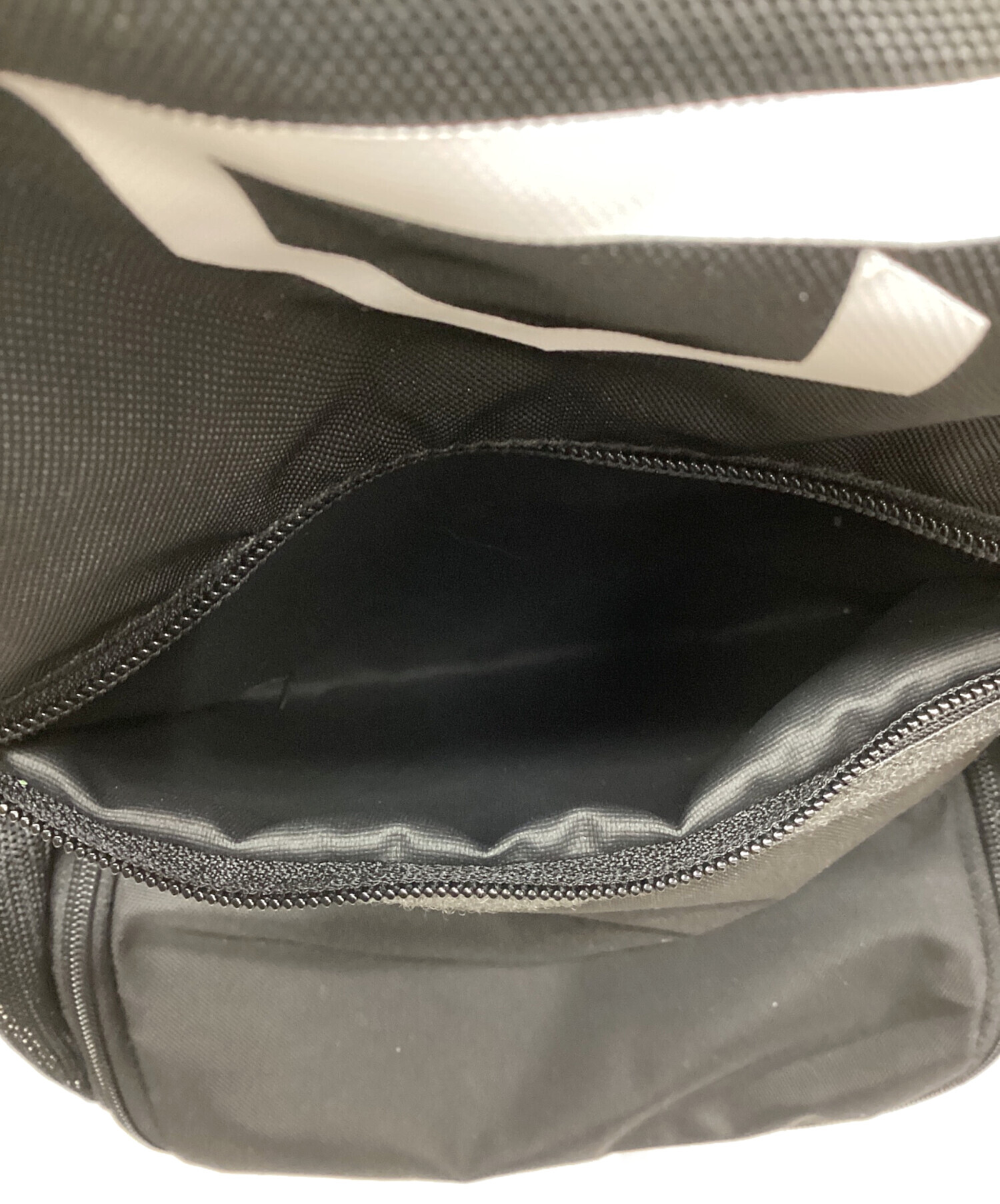 中古・古着通販】UNDER ARMOUR (アンダーアーマー) リュック ブラック